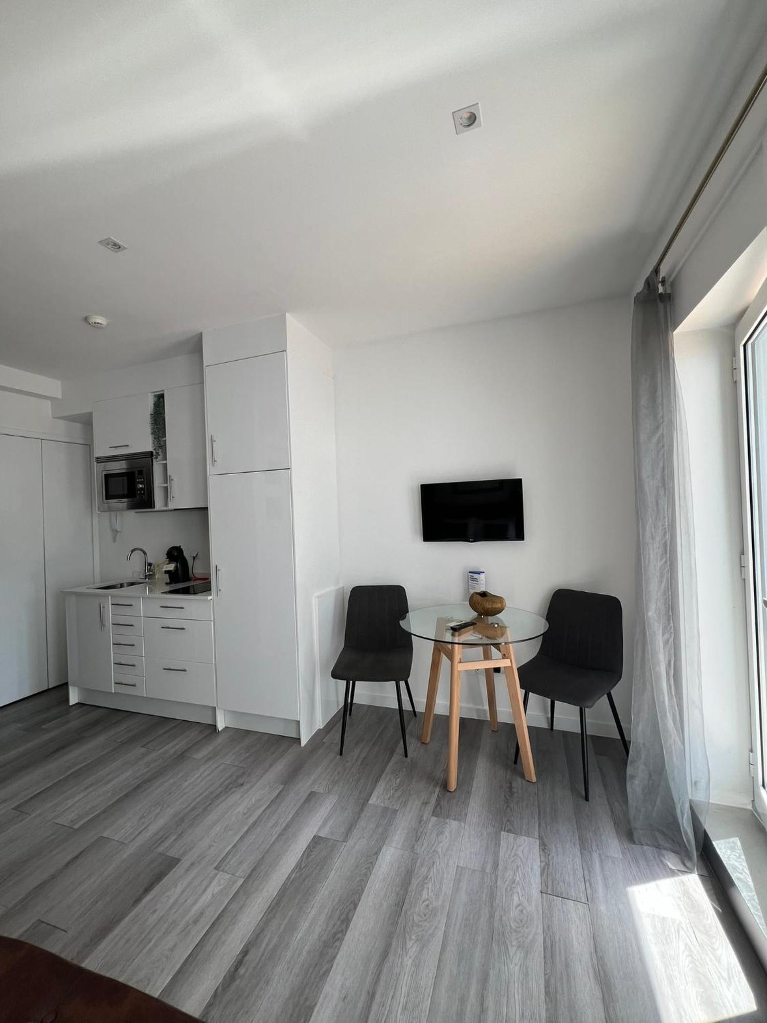 Apartment Almada & *