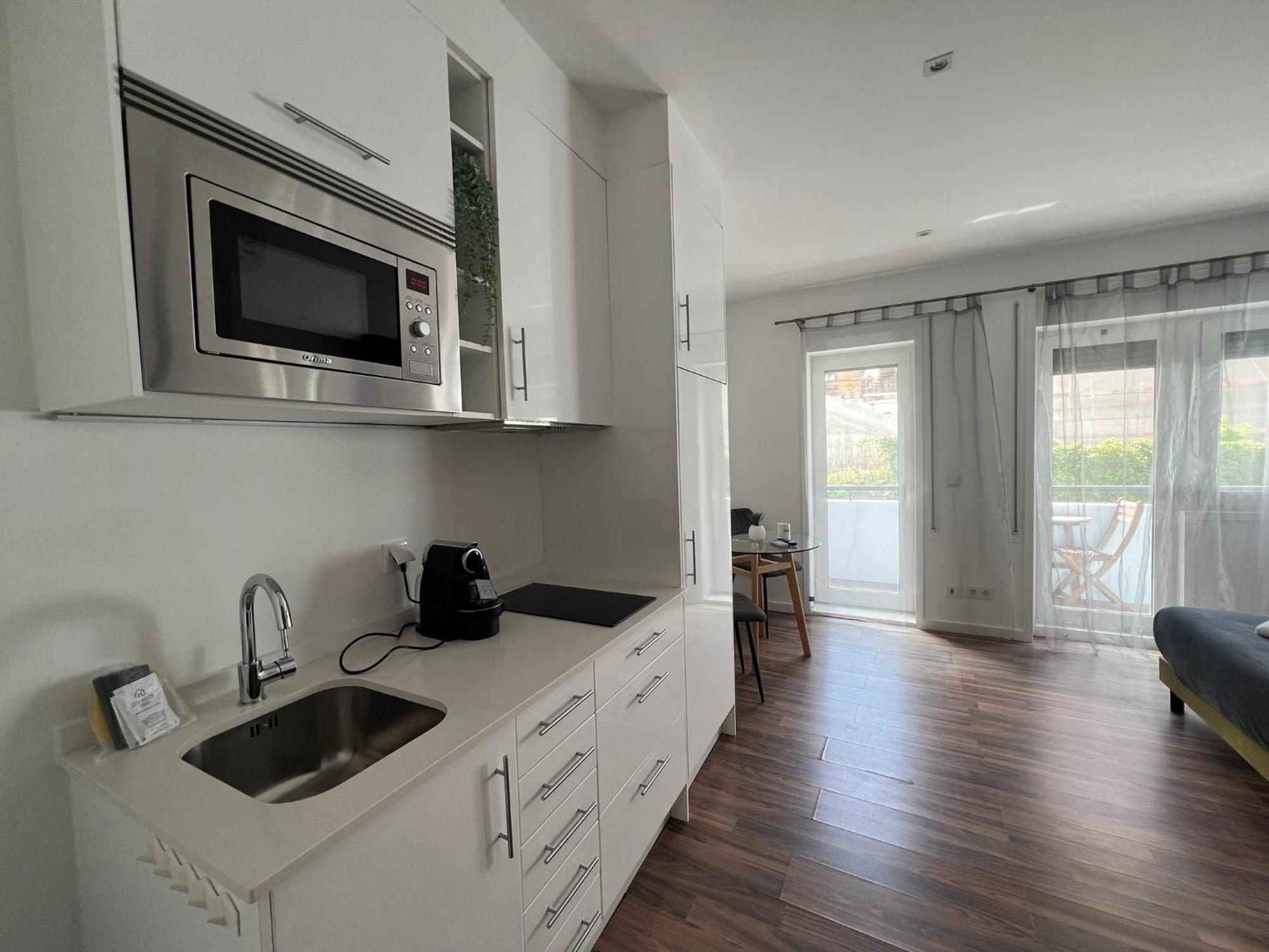Almada & Apartment Porto
