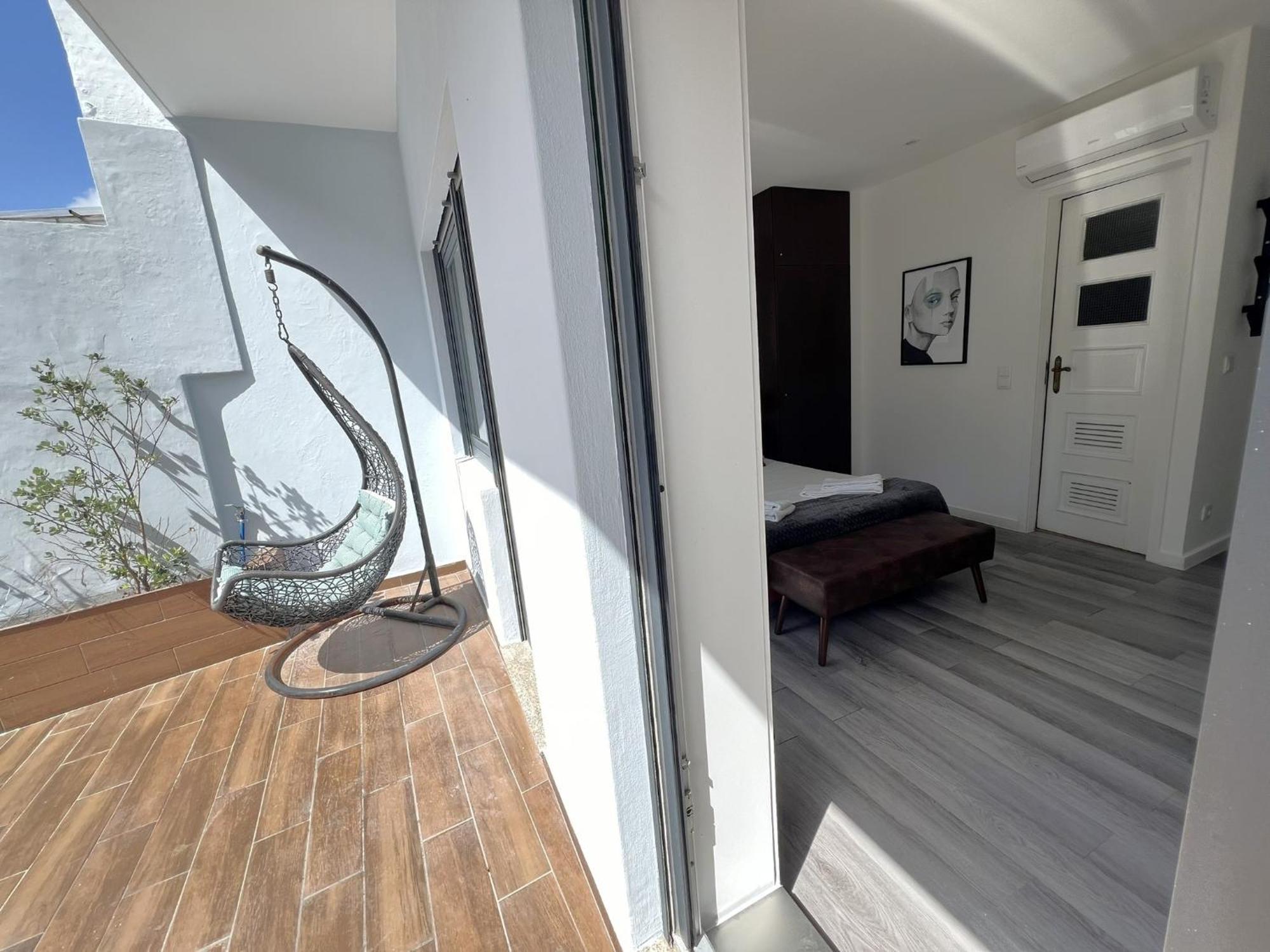 Almada & Apartment *