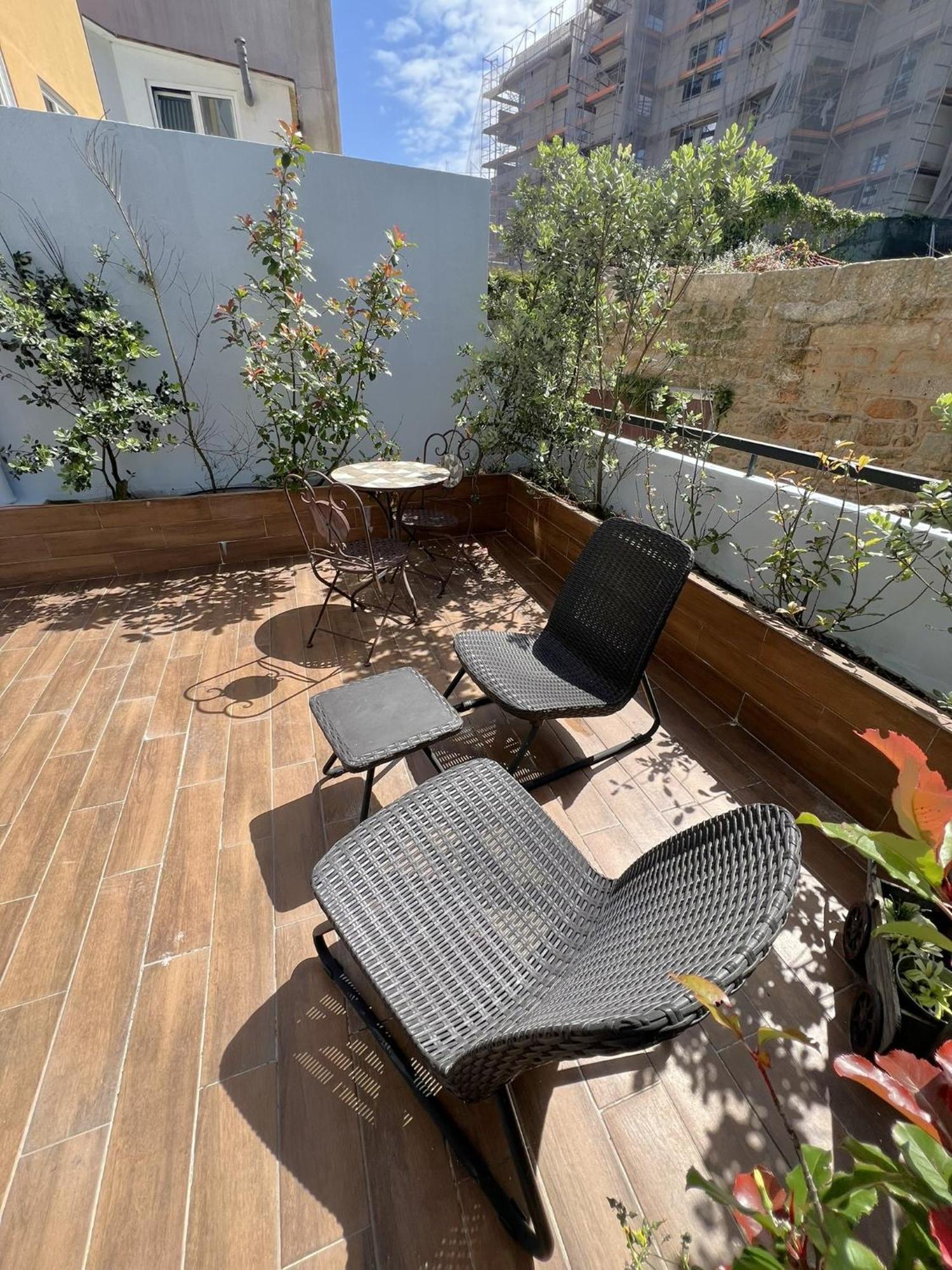 Apartment Almada & *