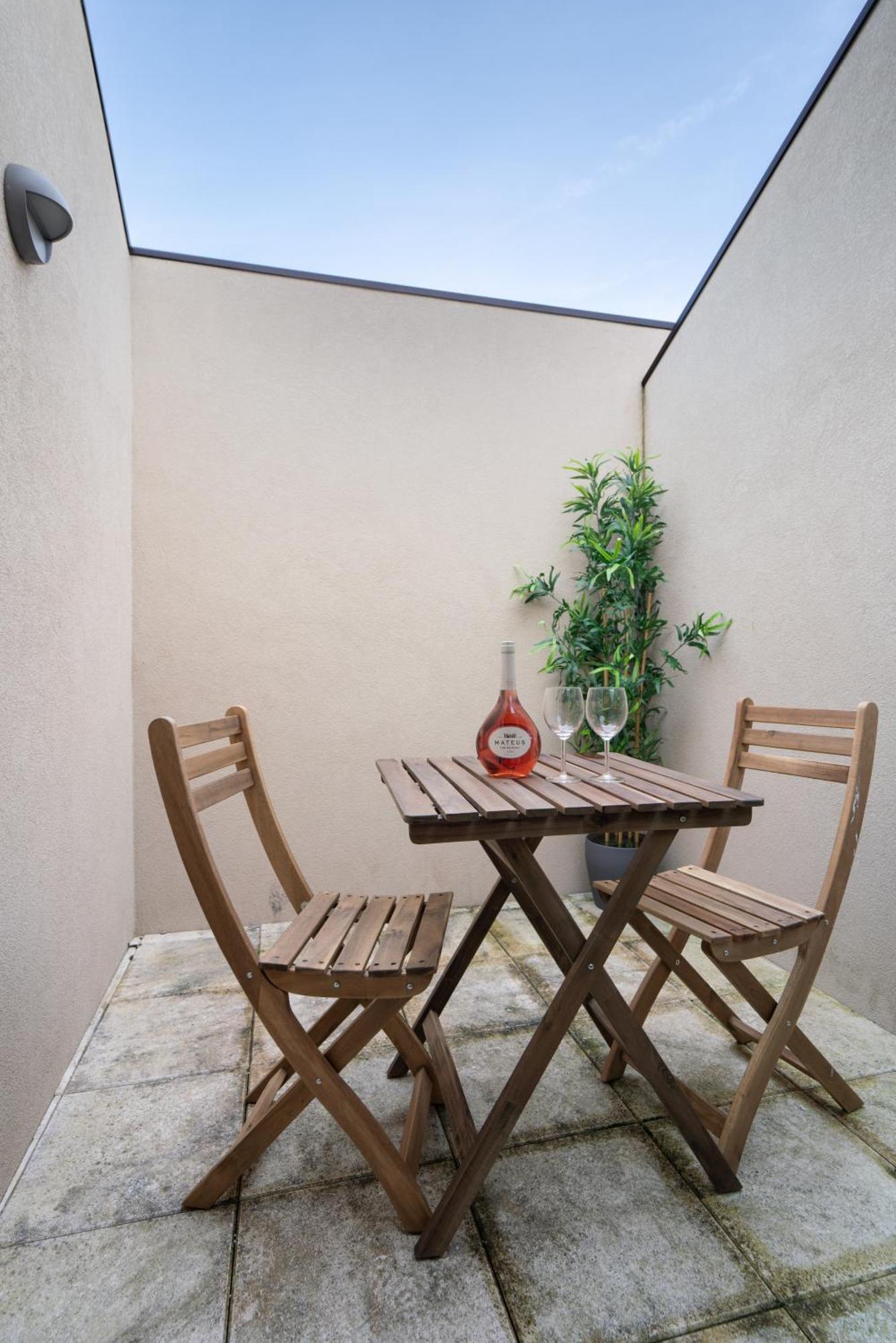 Host Wise - Private Flats - Terrace *