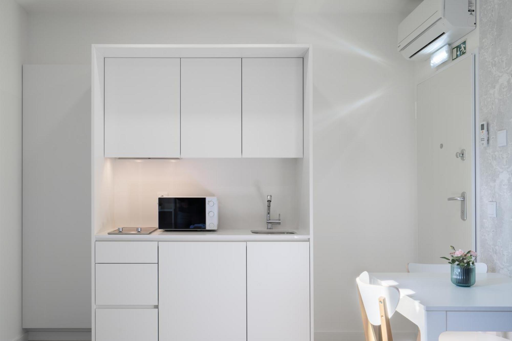 Host Wise - Private Flats - Terrace Apartment *