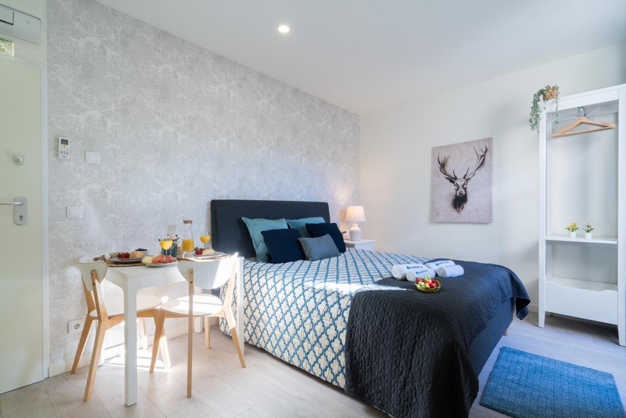 Host Wise - Private Flats - Terrace Apartment *