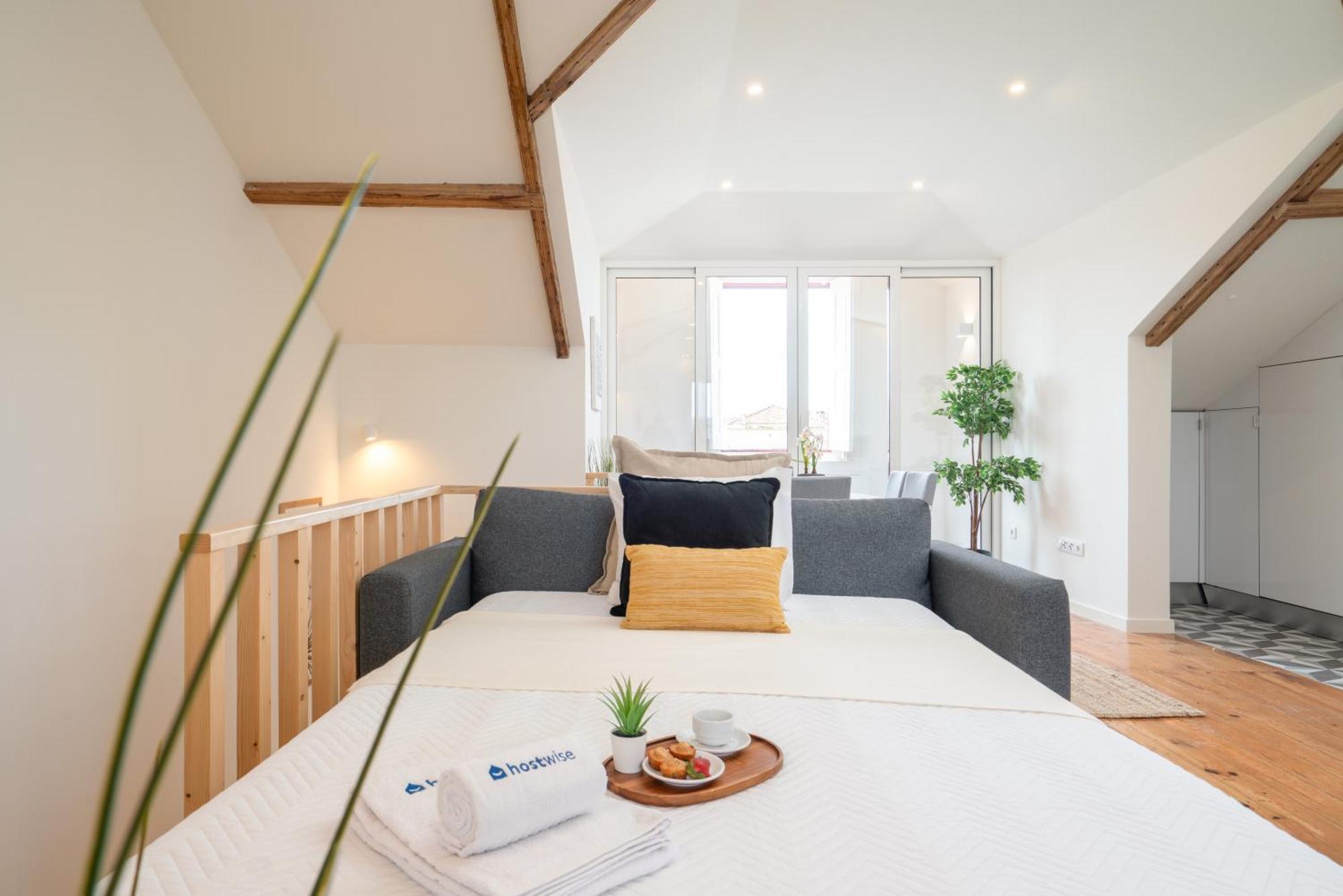 Host Wise - Modern Comfy Flat Apartment