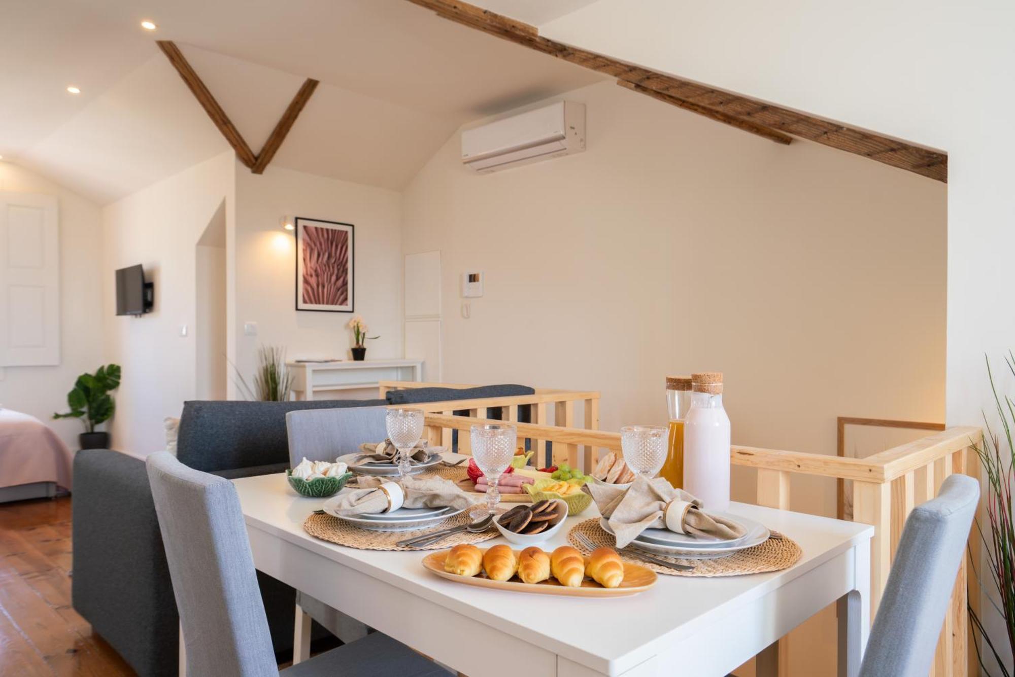 Host Wise - Modern Comfy Flat Apartment *