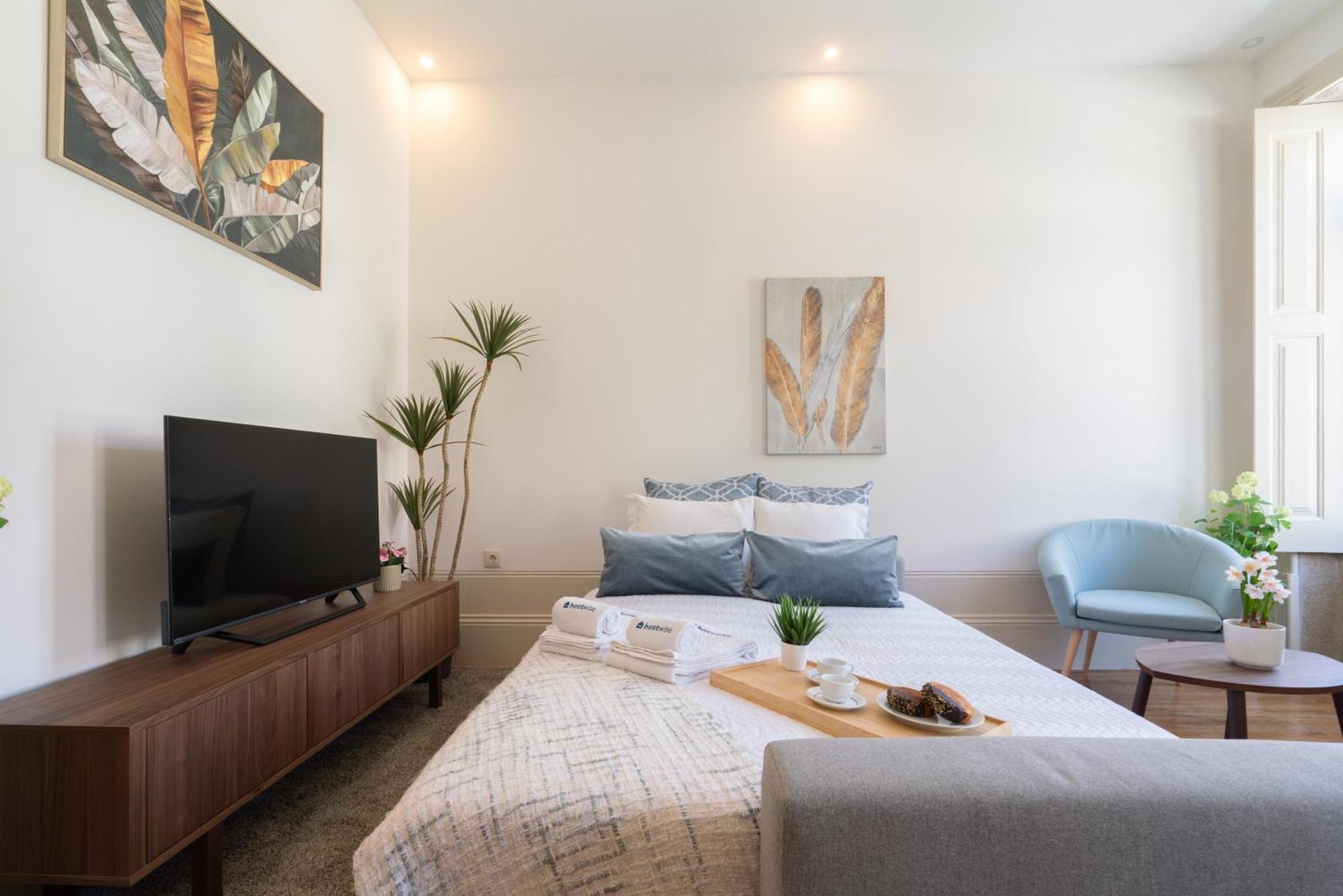 Host Wise - Modern Comfy Flat Apartment