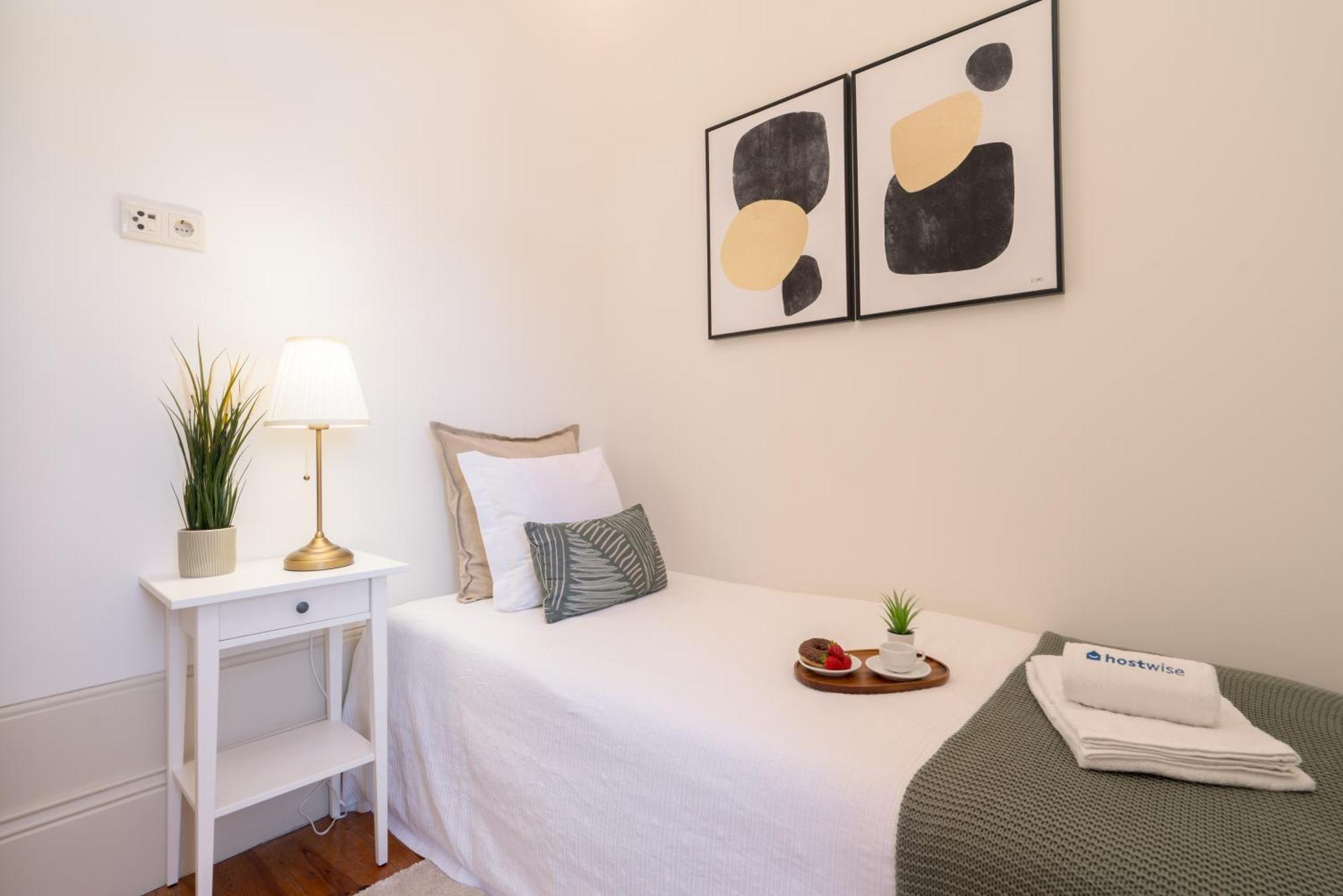 Host Wise - Modern Comfy Flat Apartment