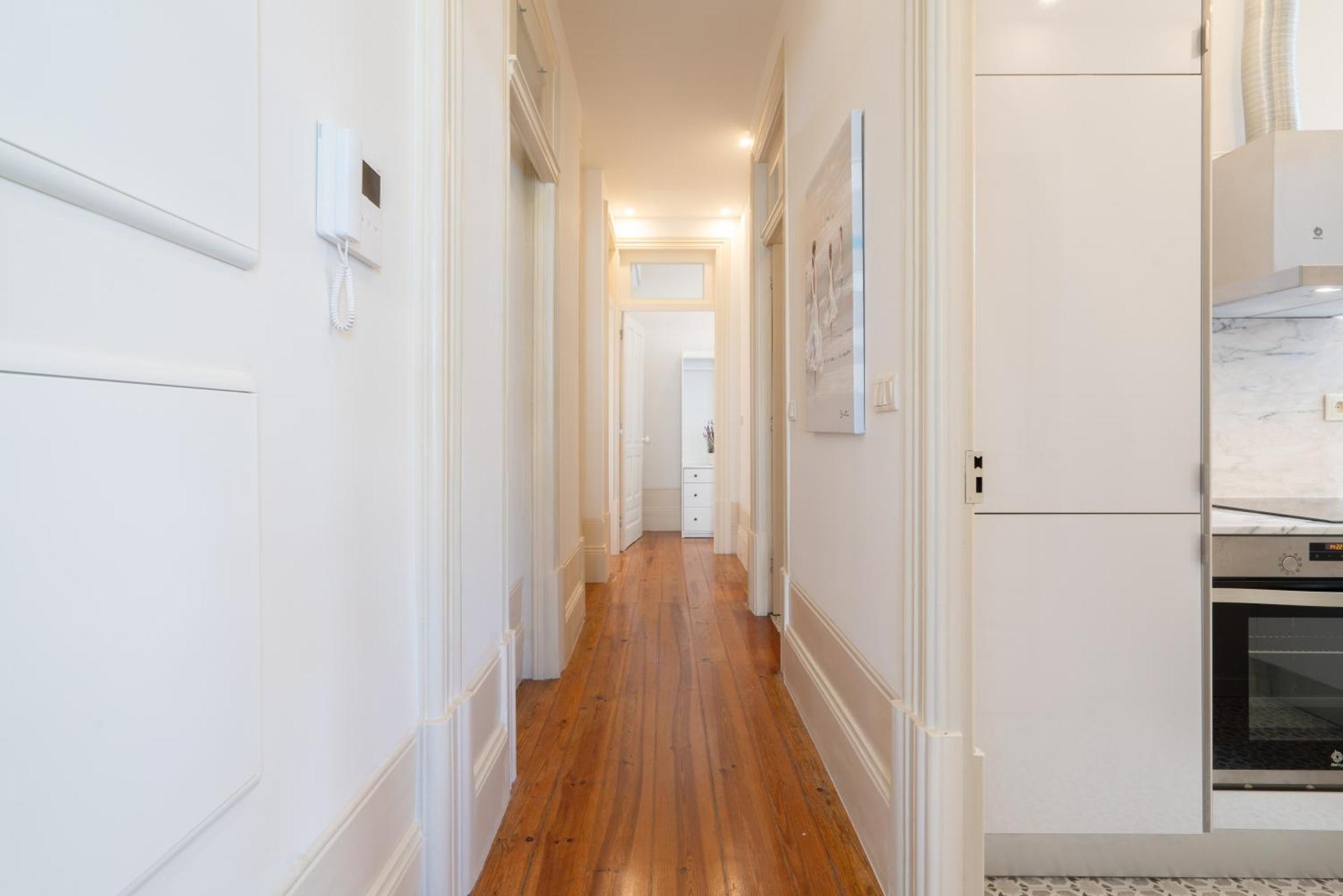 Host Wise - Modern Comfy Flat Apartment *