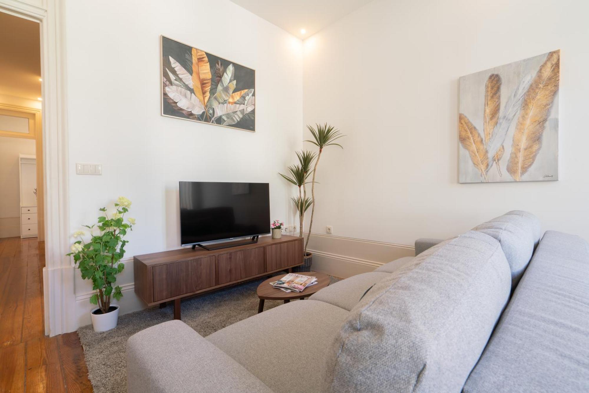 Host Wise - Modern Comfy Flat
