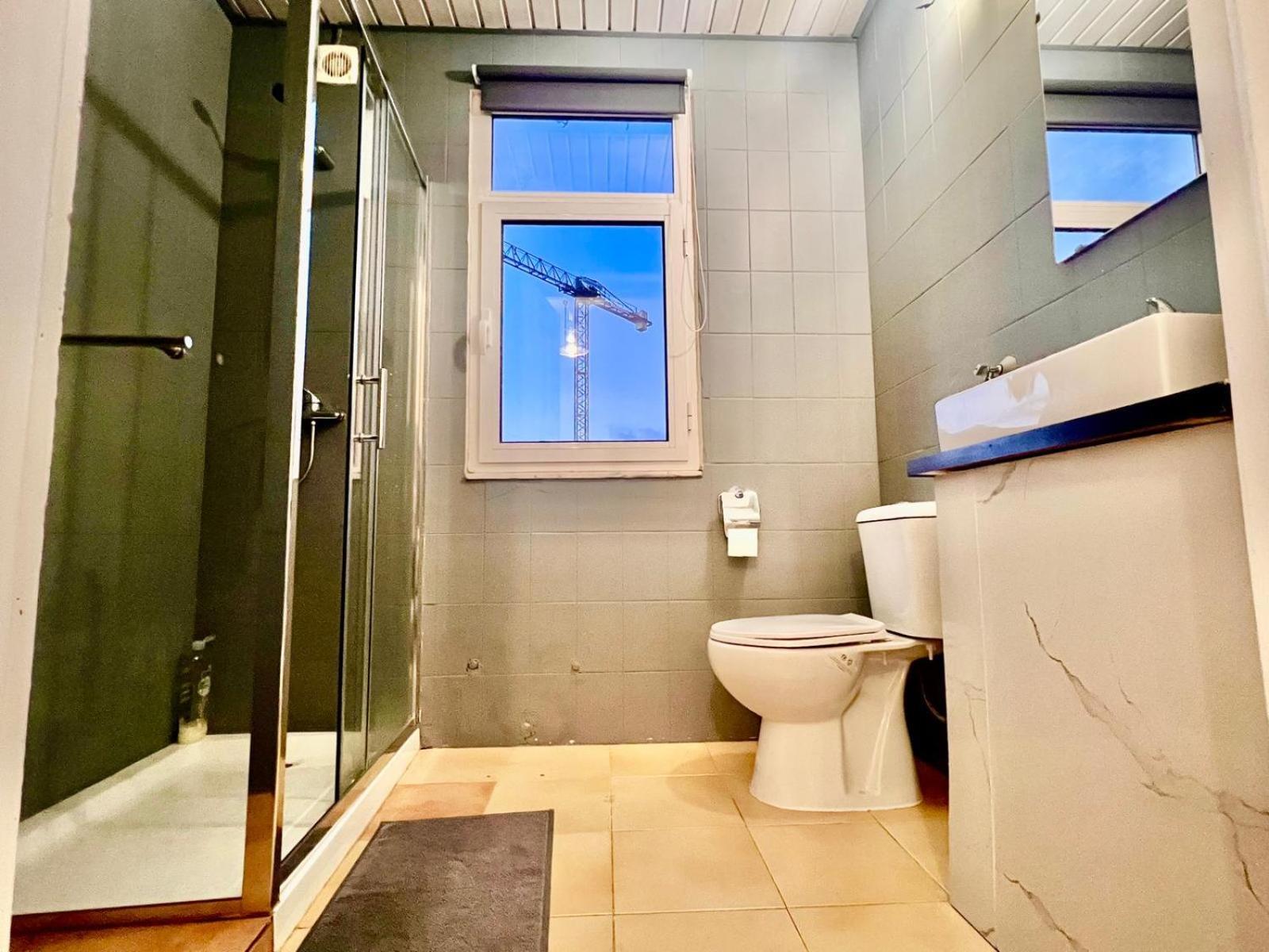 Hostel Swissporto Guest House