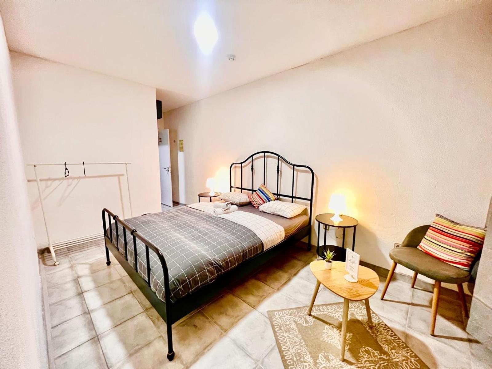Swissporto Guest House Hostel *