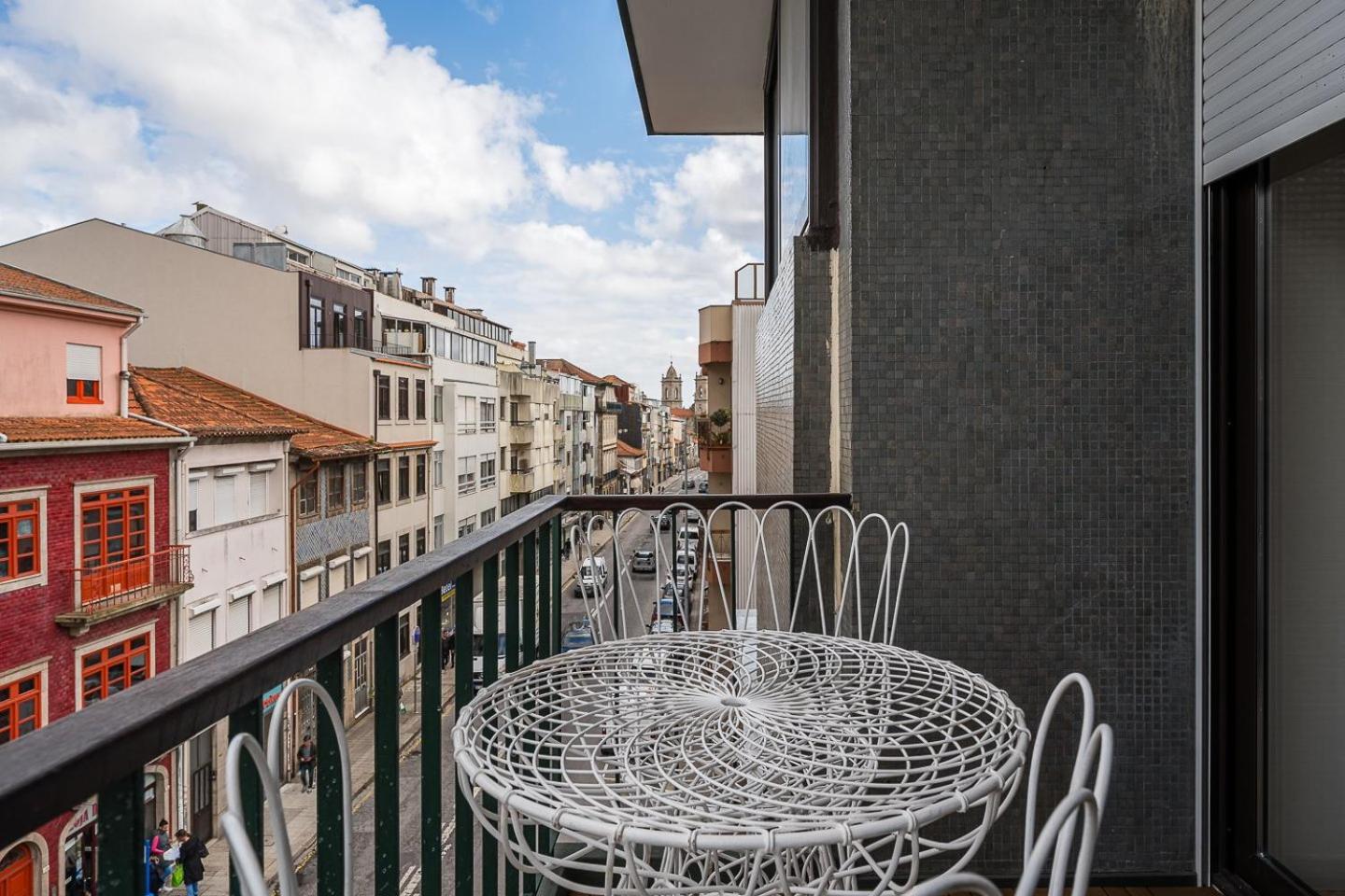 Guestready - Quental Wallpaper Near Marques Square Porto