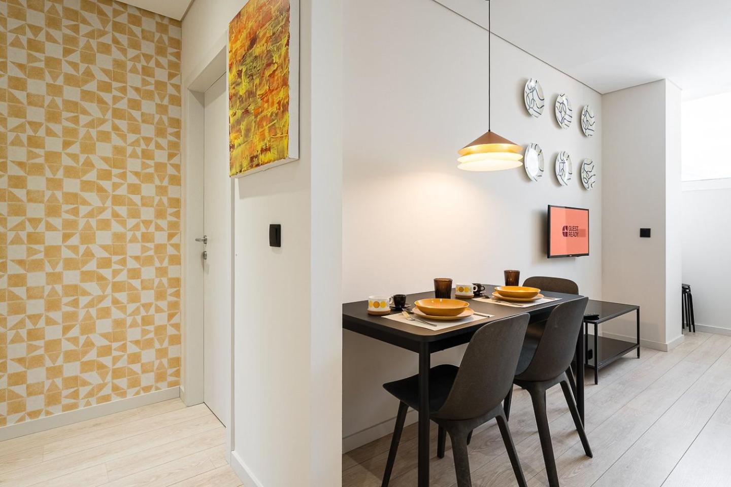 Guestready - Quental Wallpaper Near Marques Square * Porto