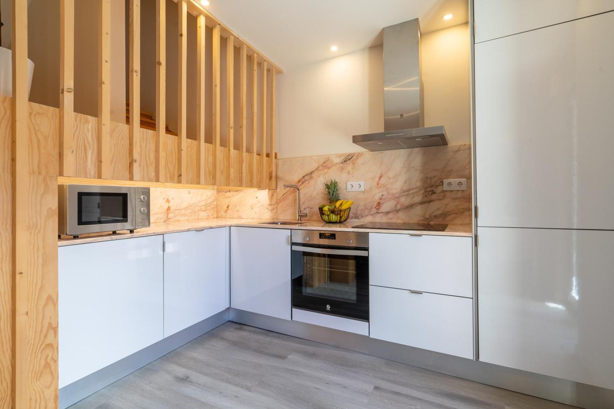 Host Wise - Modern Comfy Flat