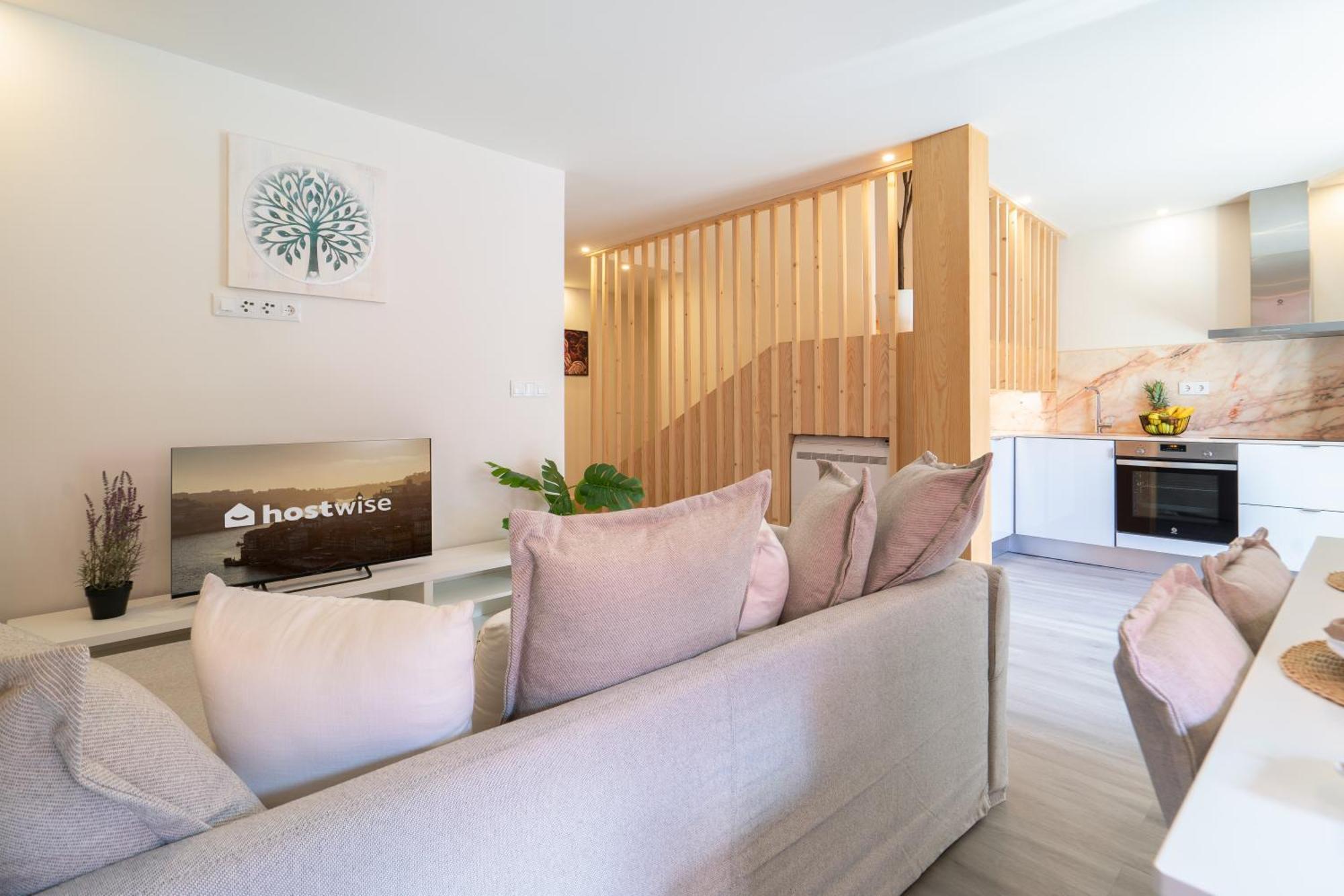 Host Wise - Modern Comfy Flat