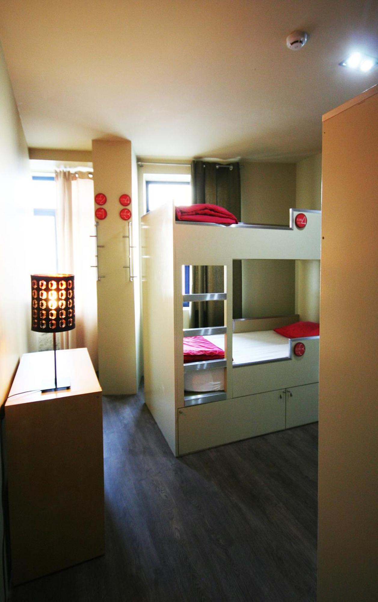 Pilot Design Hostel&bar * Porto