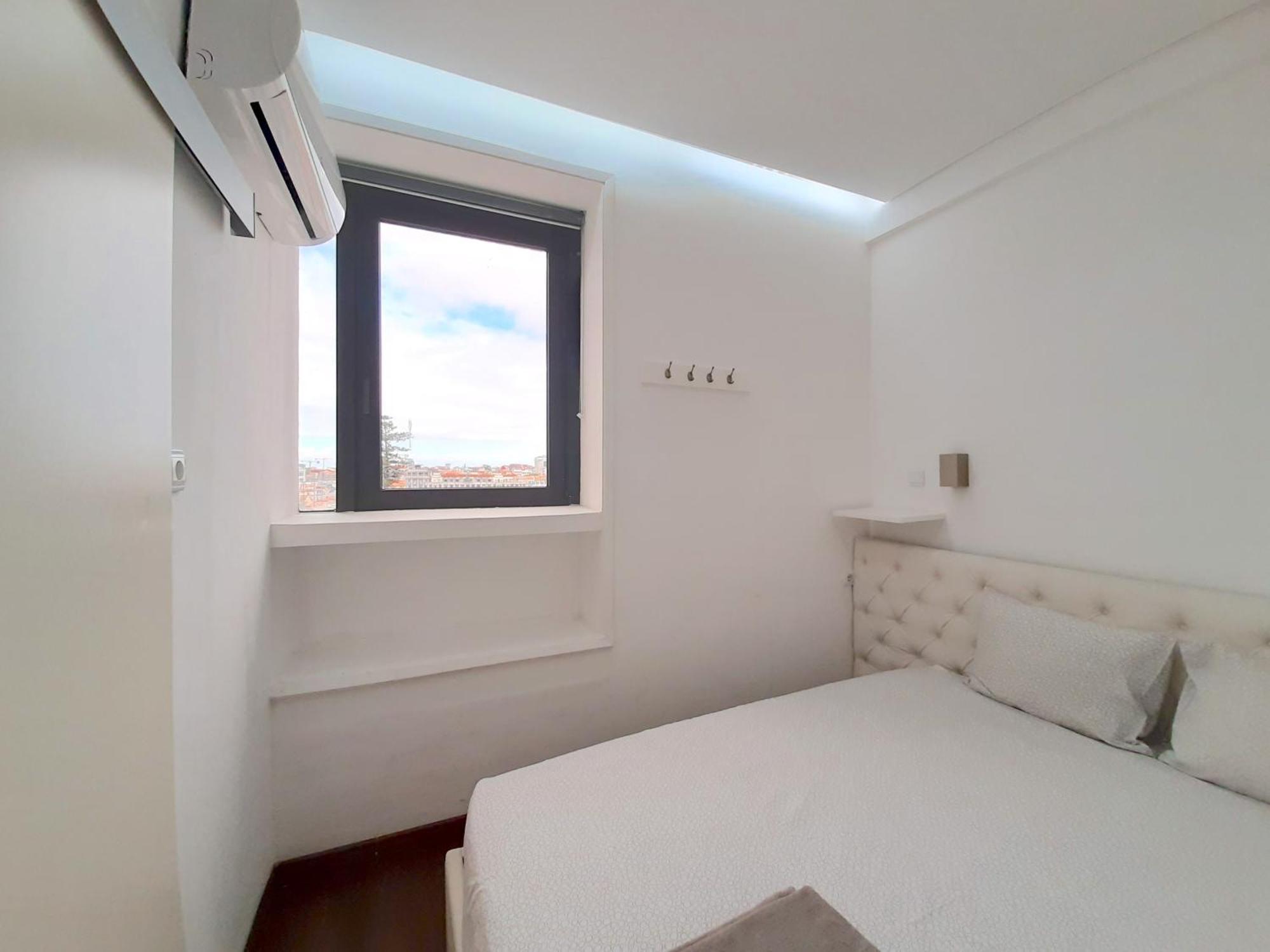 Vb By Flat In Apartment *