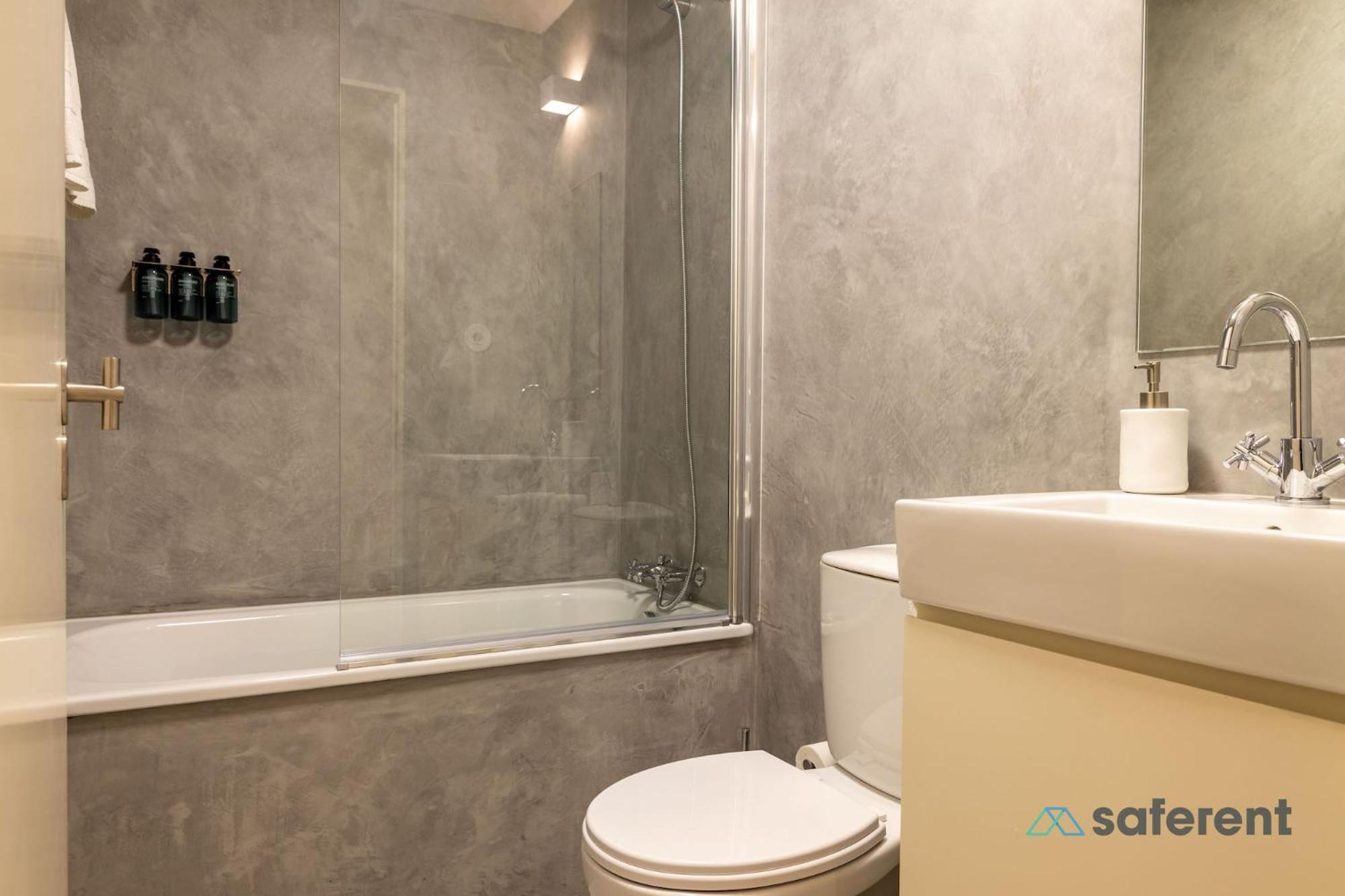 Stylish Triplex Next To Ribeira *