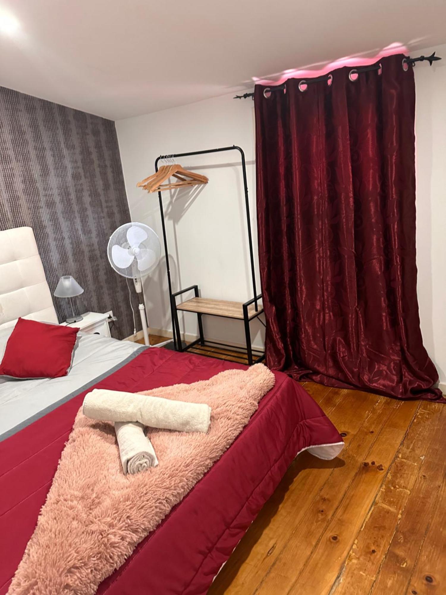 Al Pitoes Guest house Porto