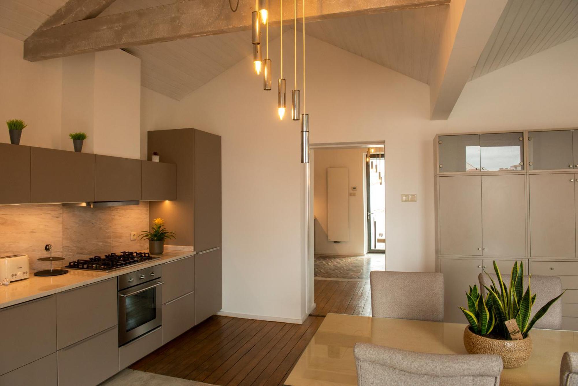 Charm Palace Gasthuis 2*