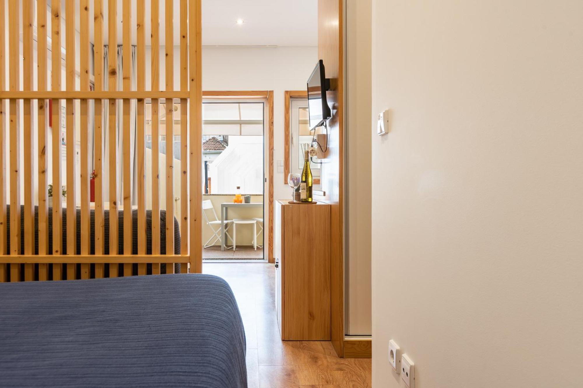 733 Costa Cabral Metro Apartment