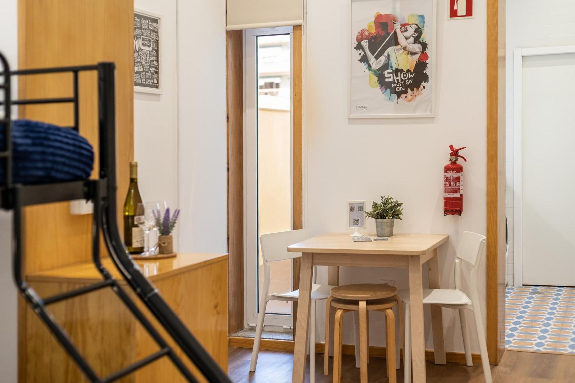 733 Costa Cabral Metro Apartment Porto
