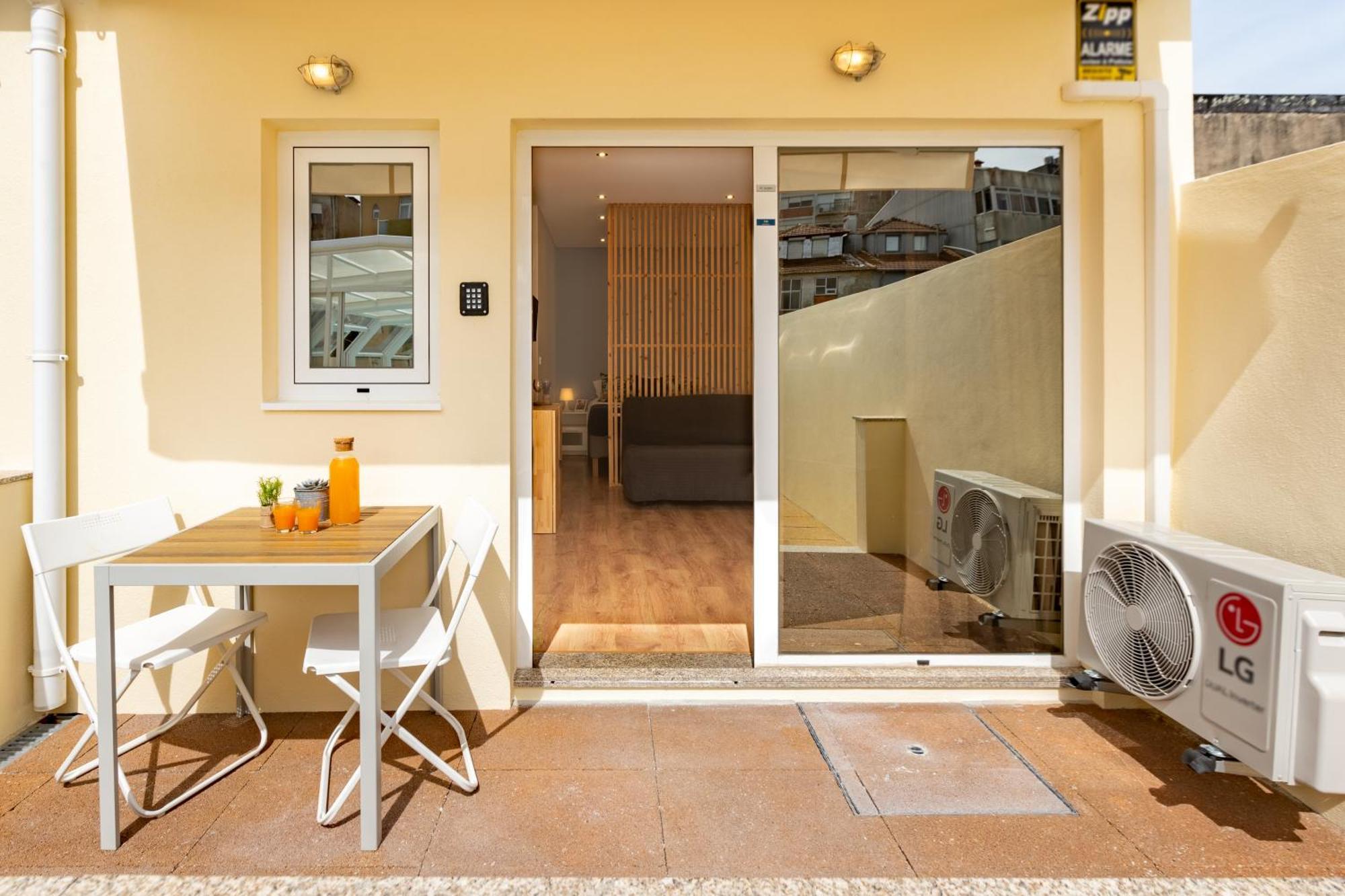 733 Costa Cabral Metro Apartment Porto