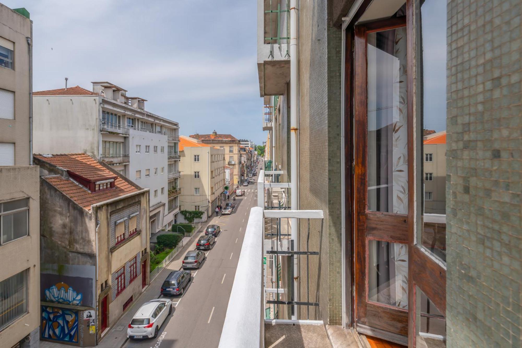 Host Wise Apartment Porto