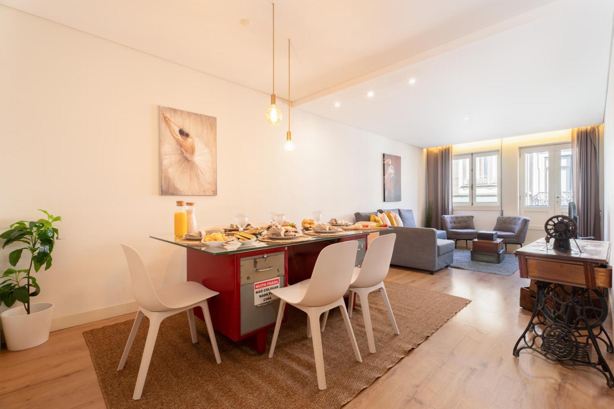 Host Wise - Colorful Bright Flat With Balcony
