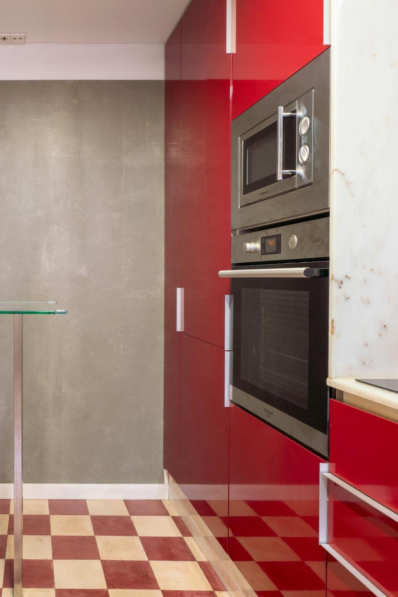 Host Wise - Colorful Bright Flat With Balcony *