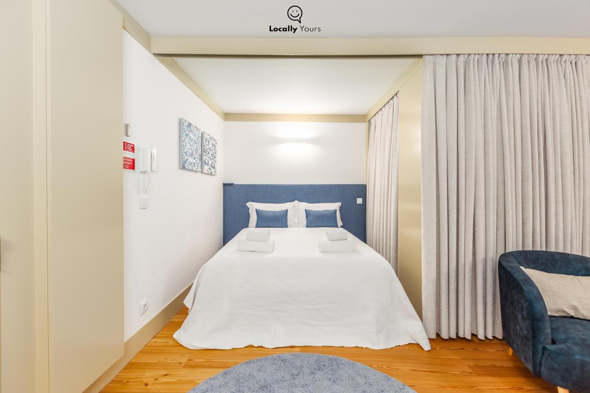 Locally Yours Flores Apartment Porto