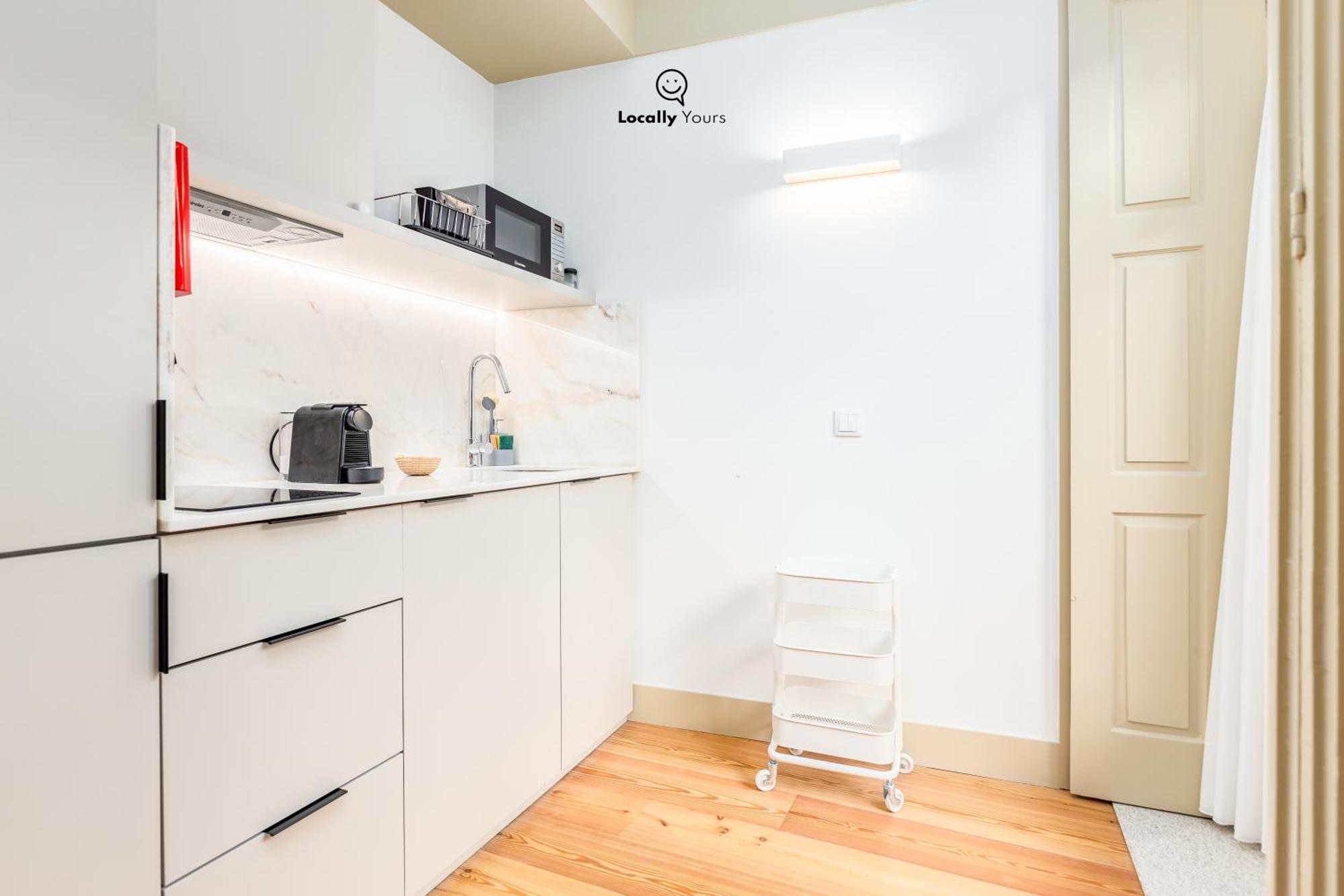 Locally Yours Flores Apartment *