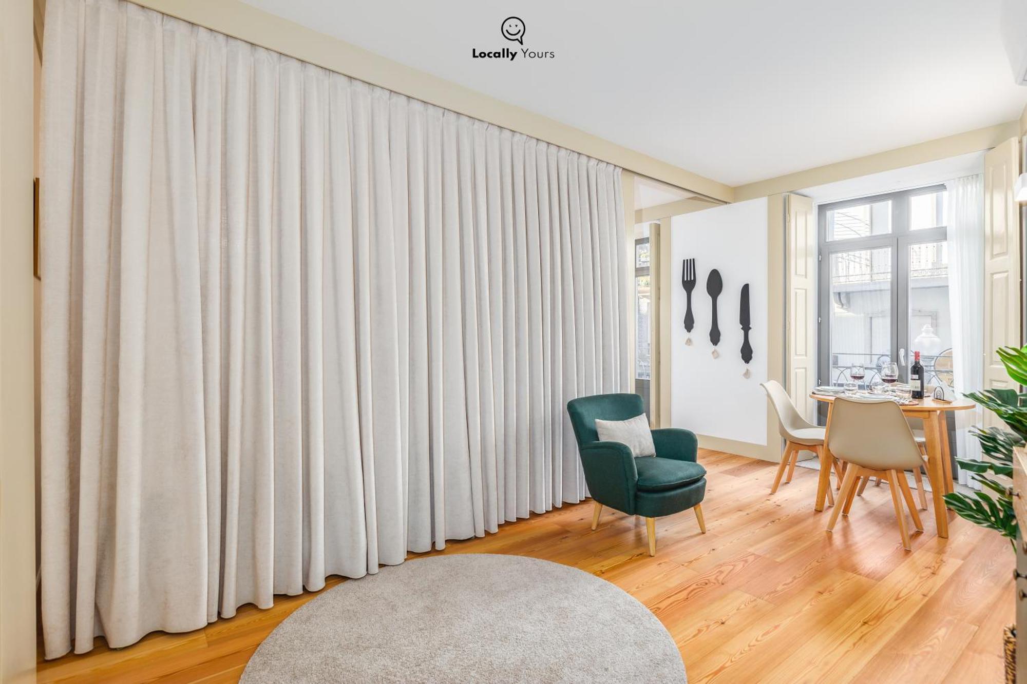 Locally Yours Flores Apartment Porto