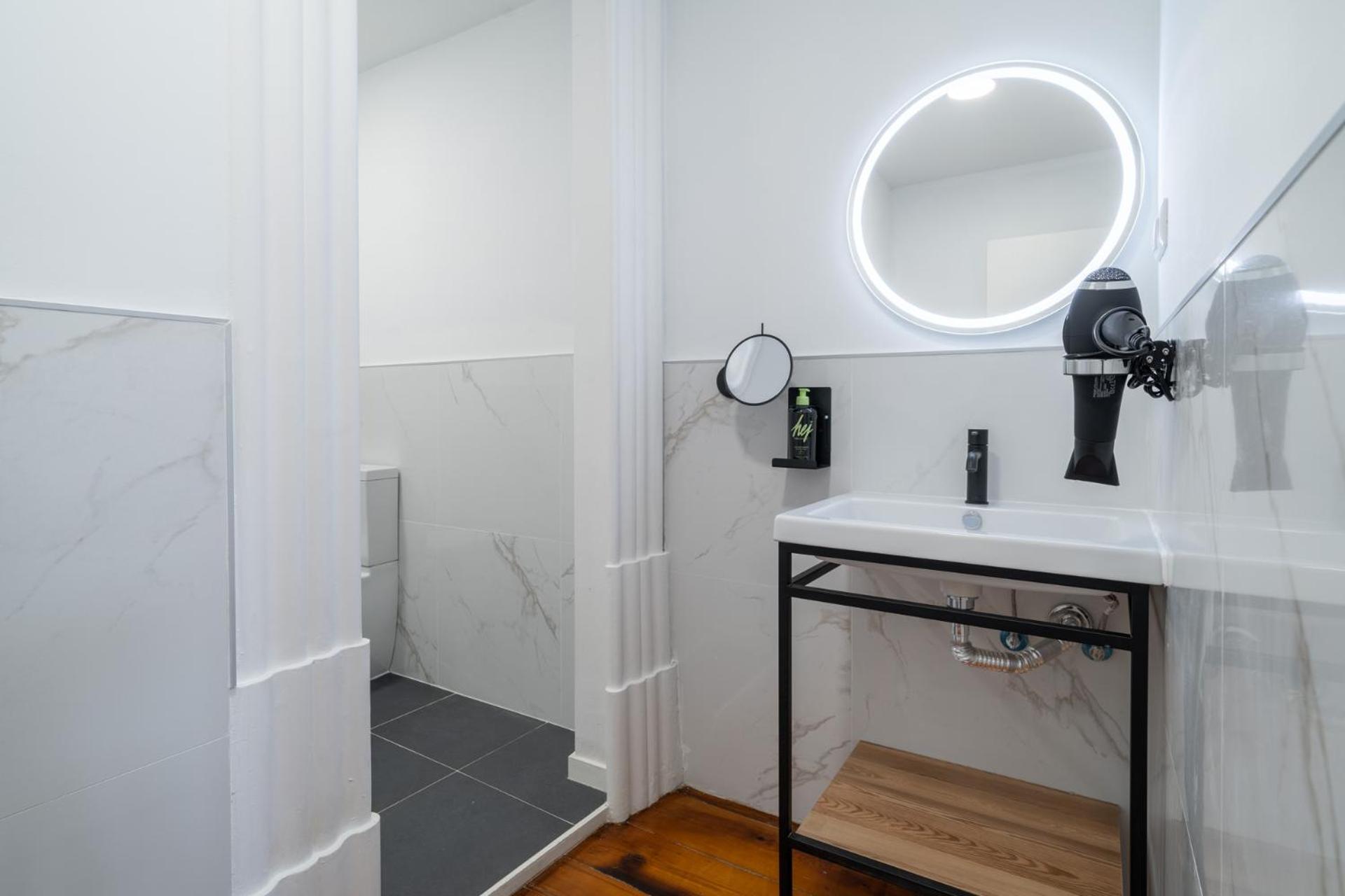 Limehome Rua De Dom Manuel Ii Apartment