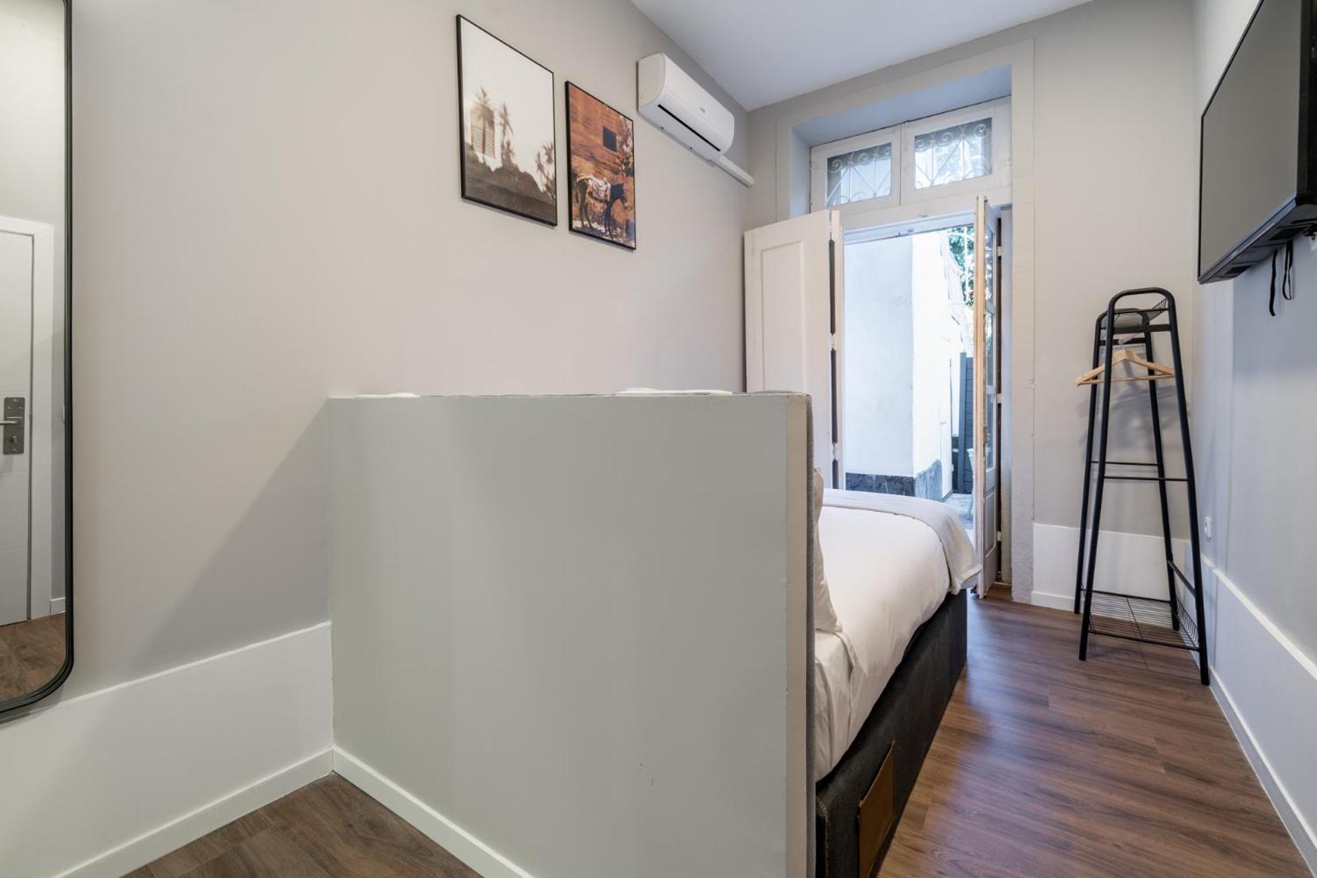 Limehome Rua De Dom Manuel Ii Apartment