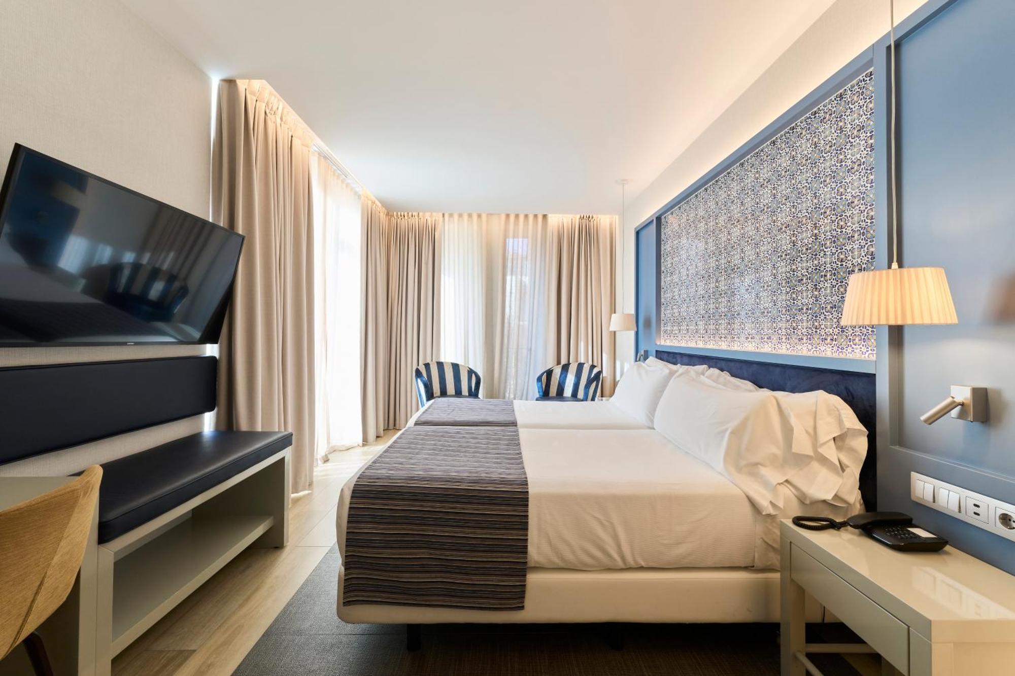 Catalonia Hotel 4*