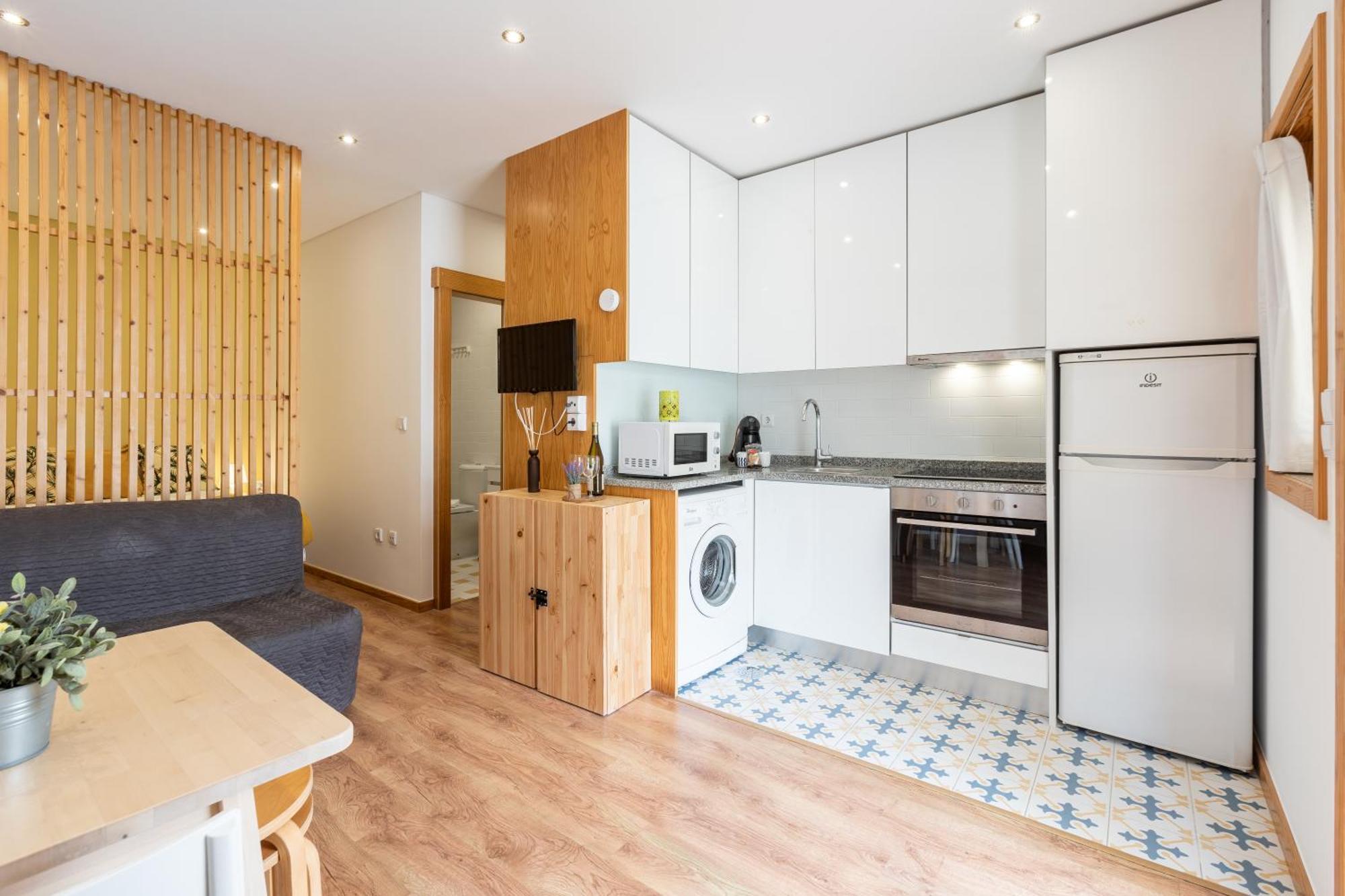 731 Costa Cabral Metro Apartamento