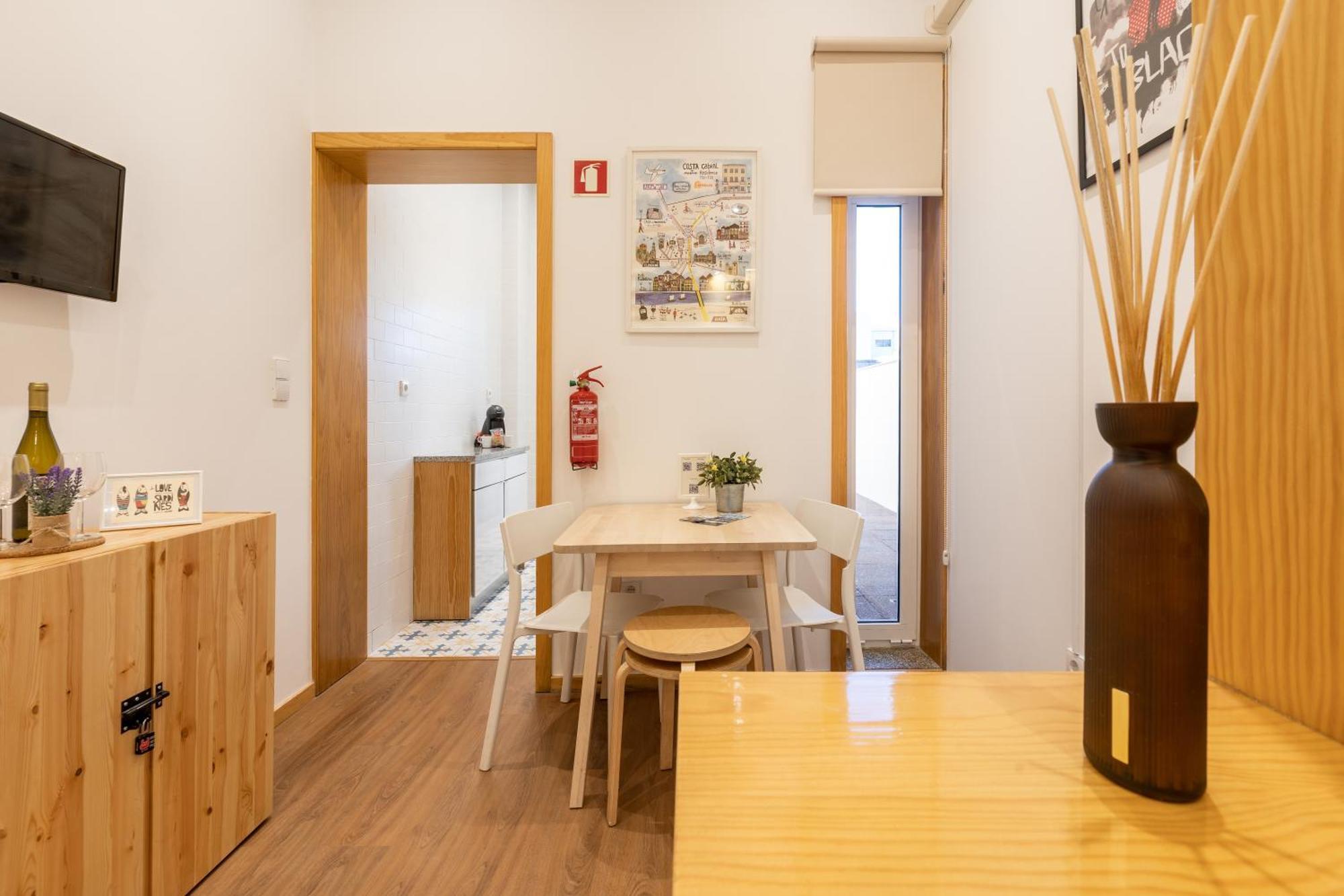 731 Costa Cabral Metro Apartamento *