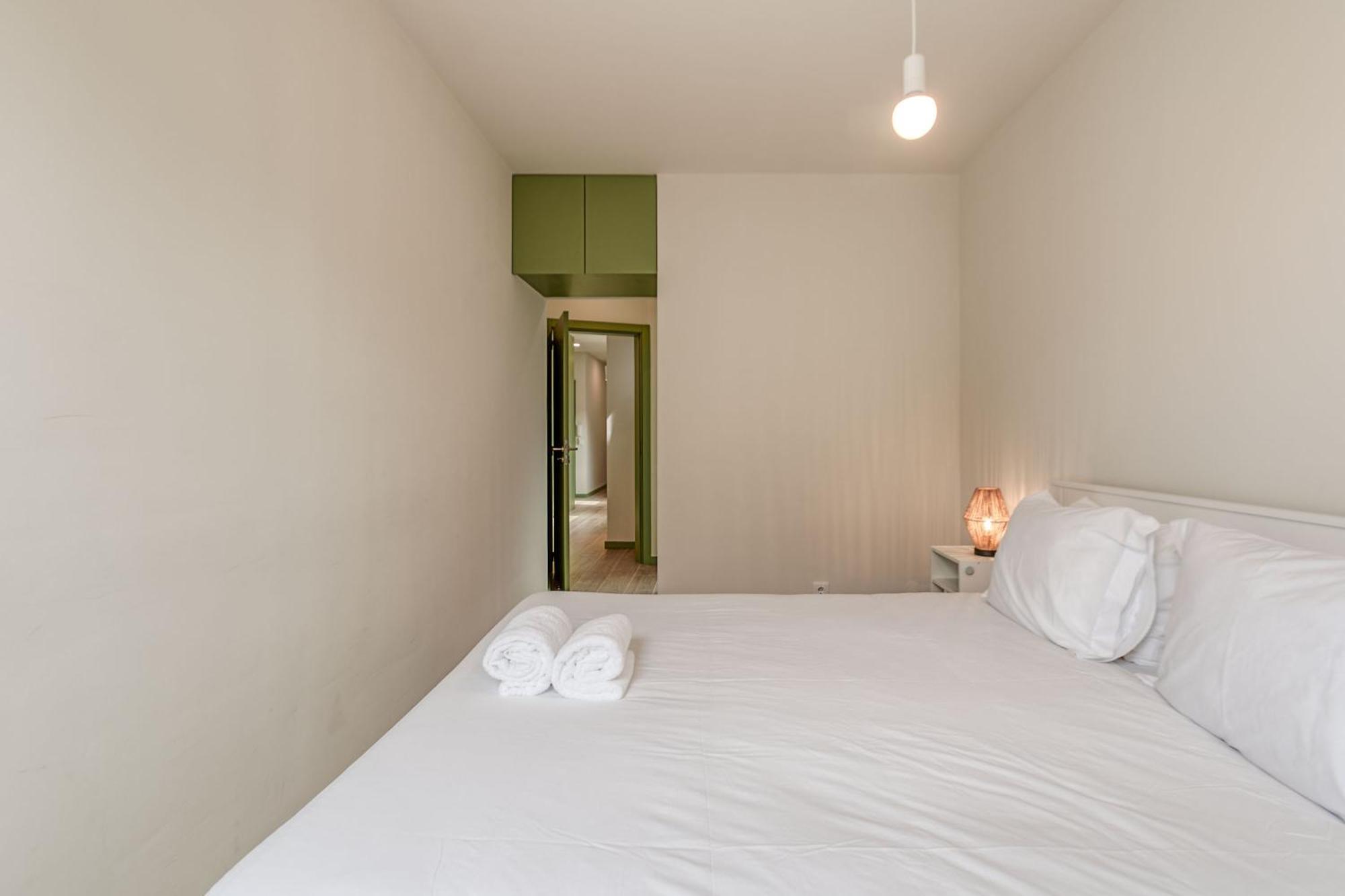 Travel And Live Apartment