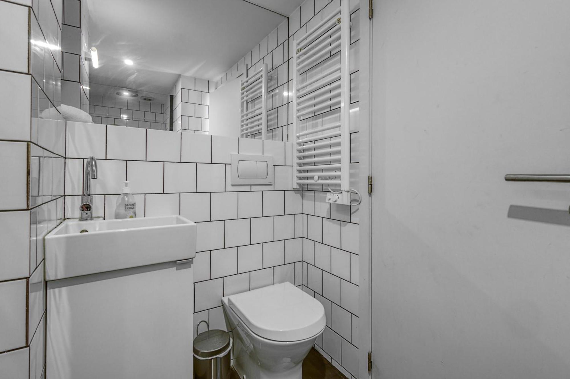 Apartment Travel And Live