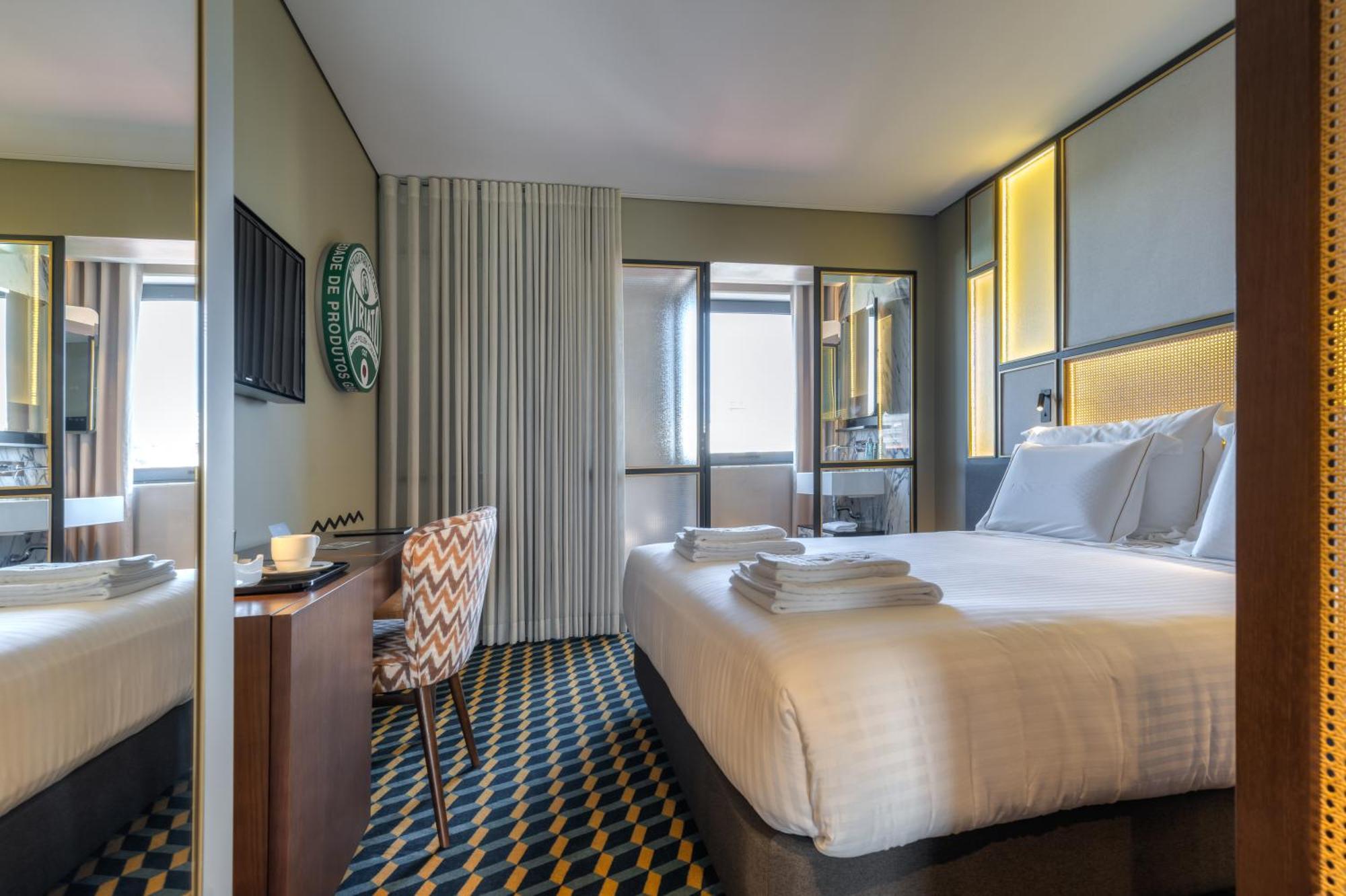 Hotel The Convo &