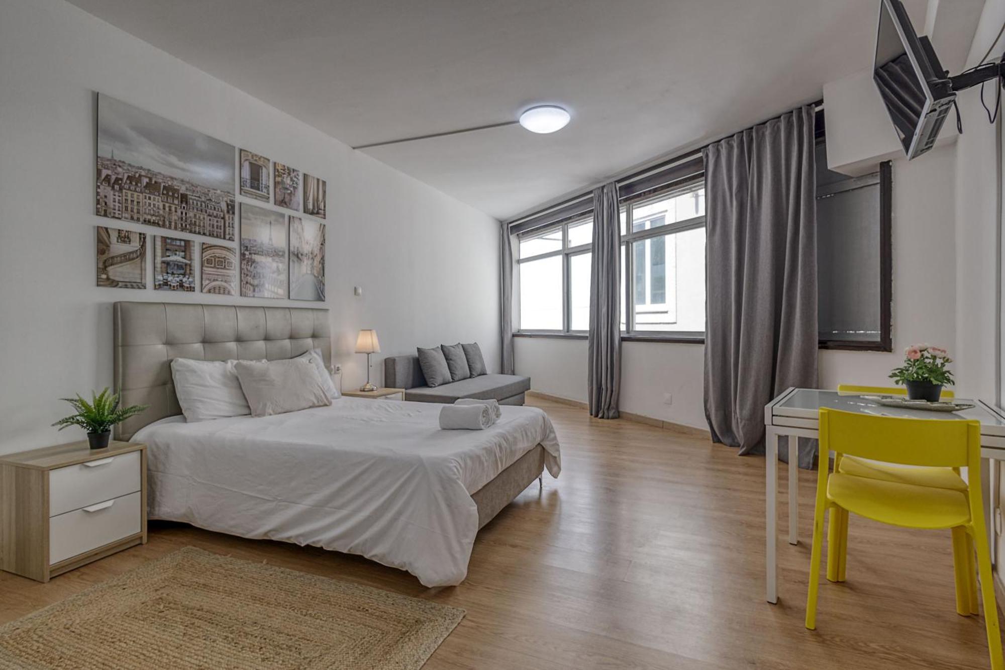 Travel & Live Aliados Apartment *