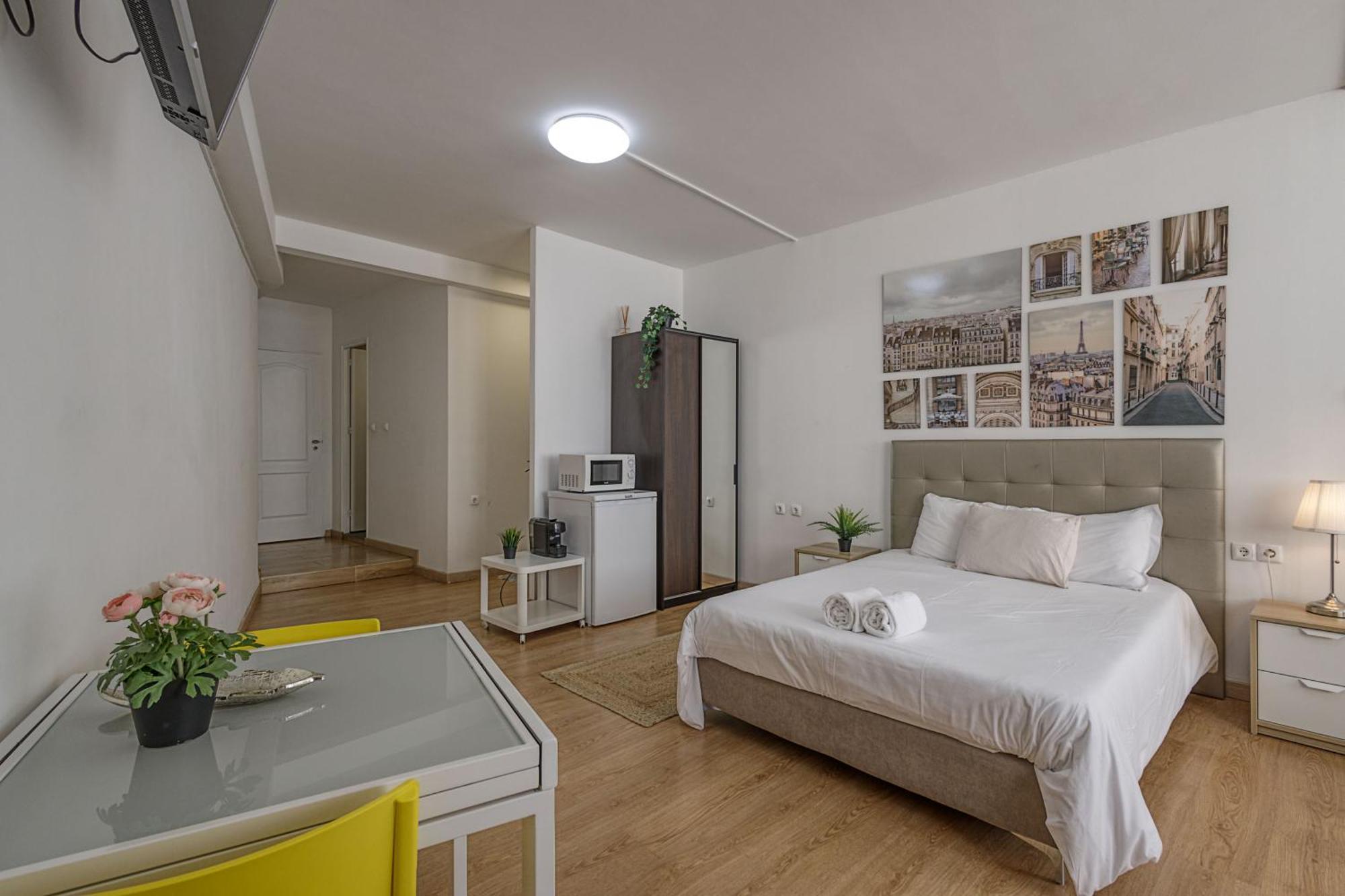 Travel & Live Aliados * Porto