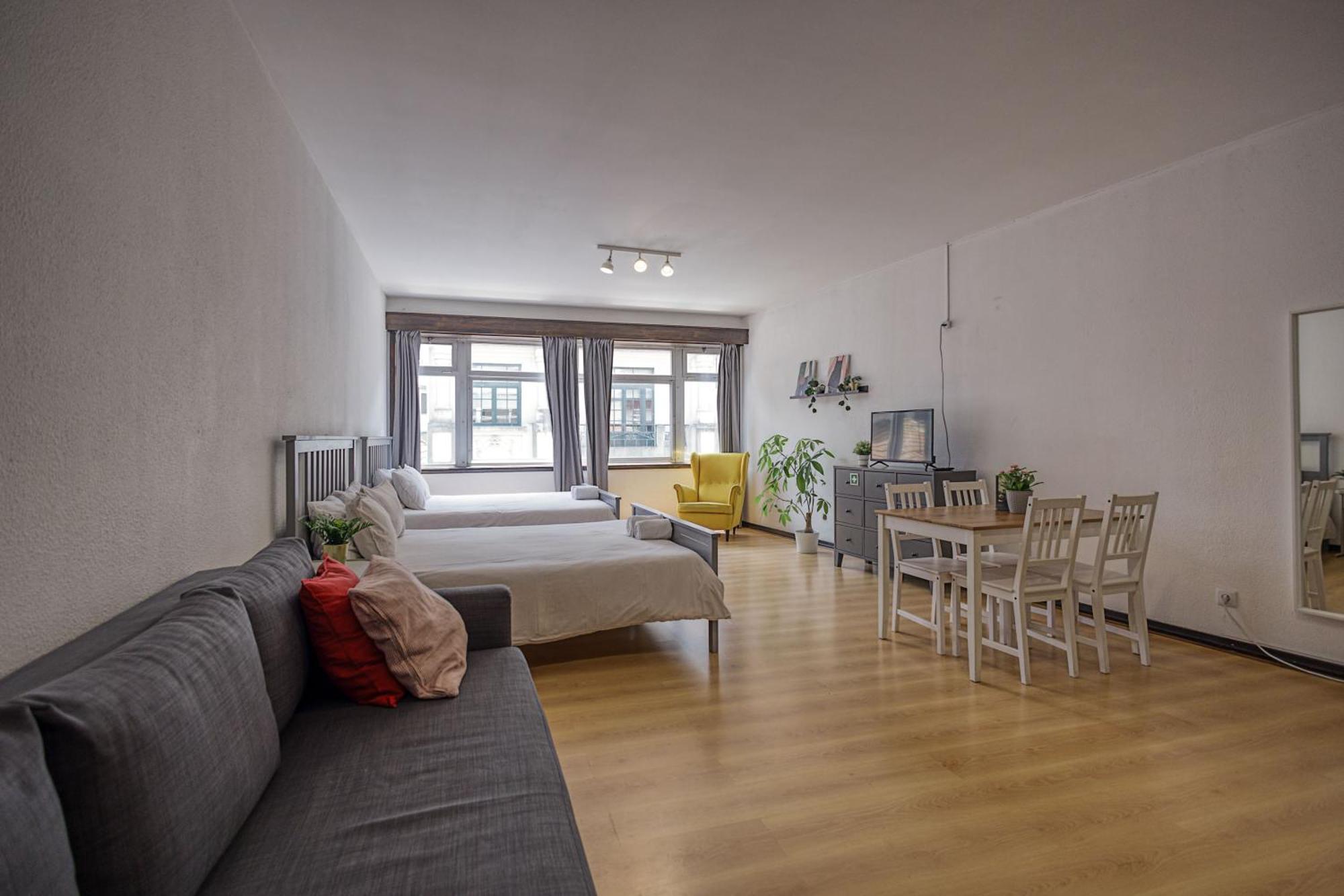Travel & Live Aliados Apartment *