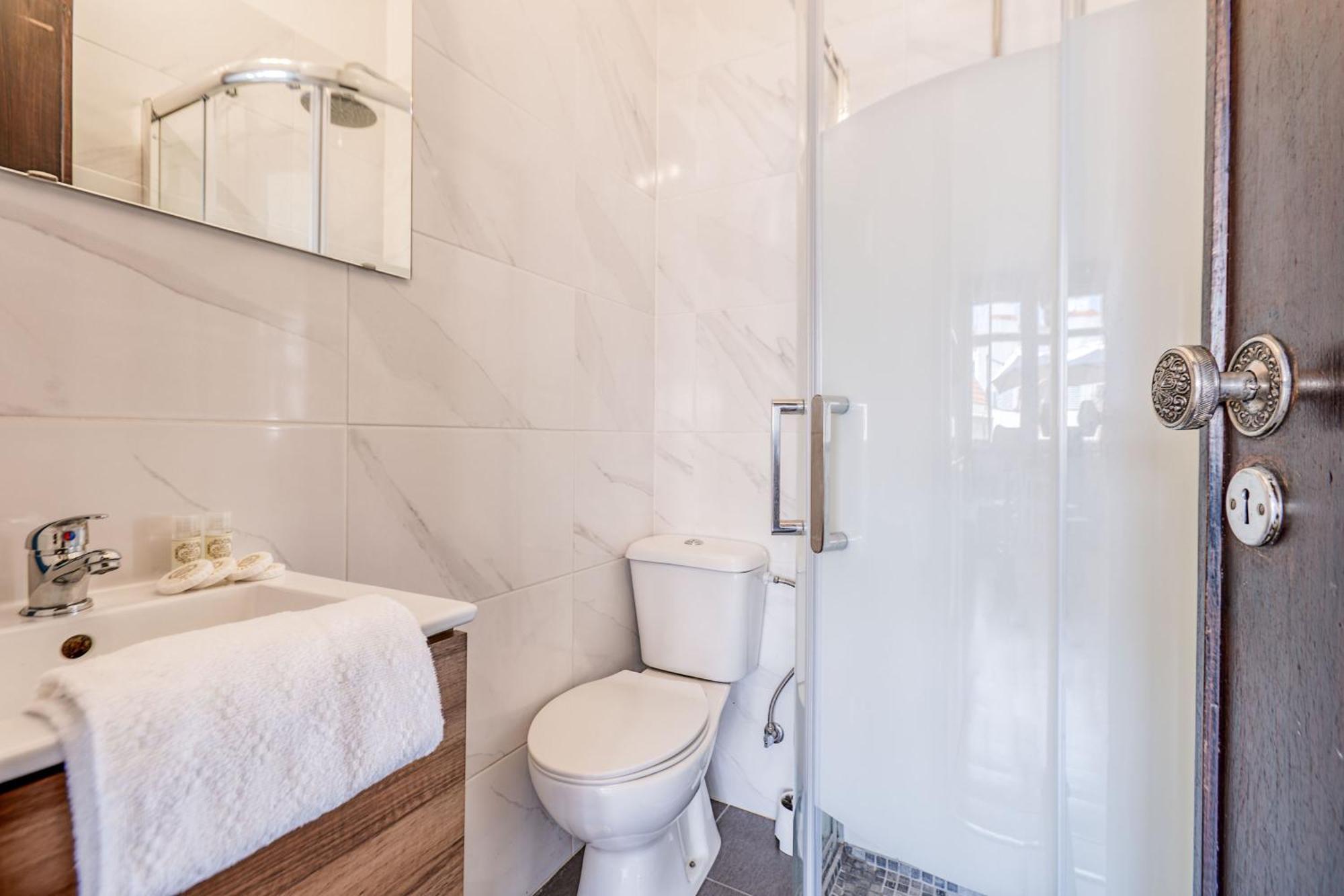 Travel & Live Aliados Apartment Porto