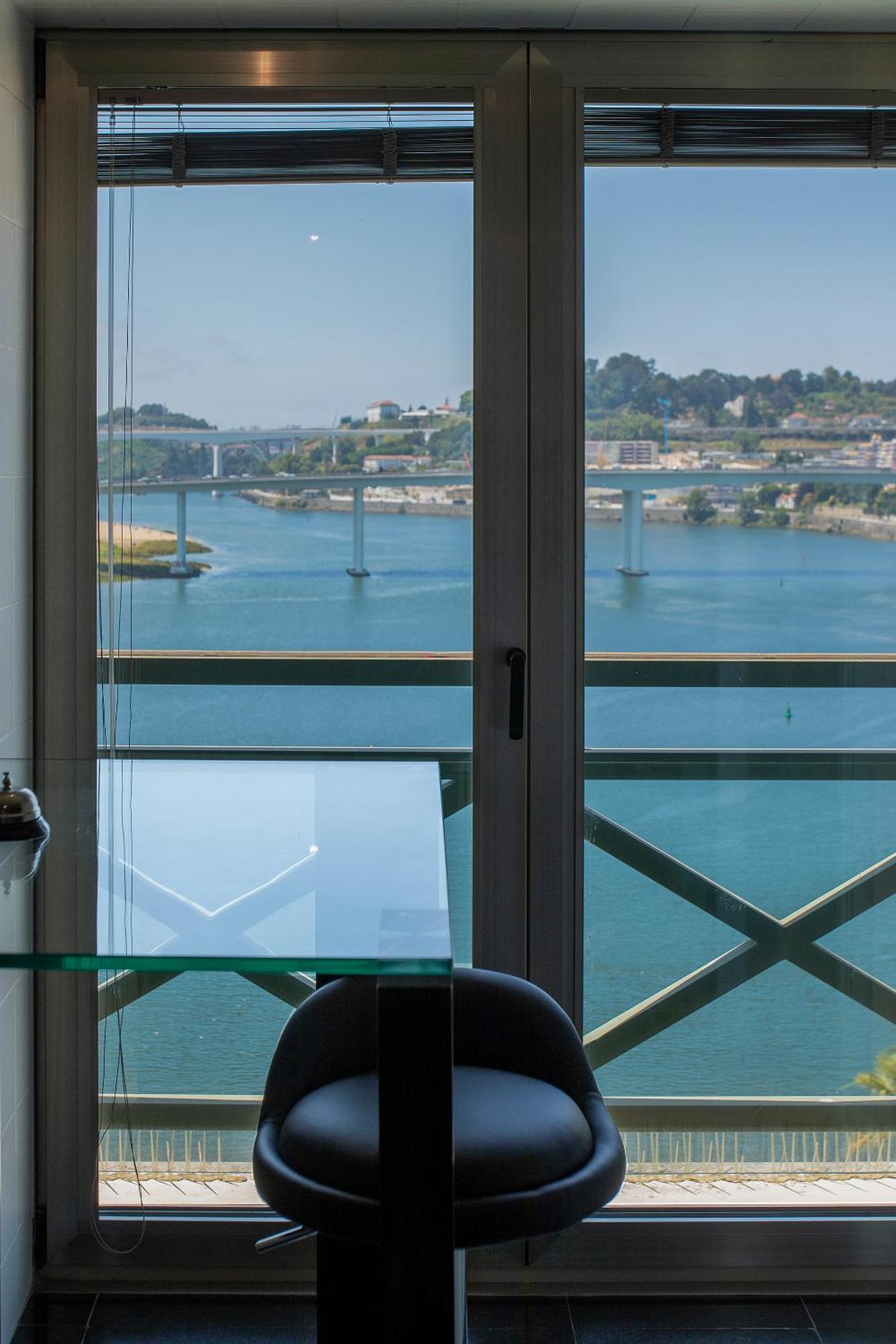 Liiiving In - Douro Riverside