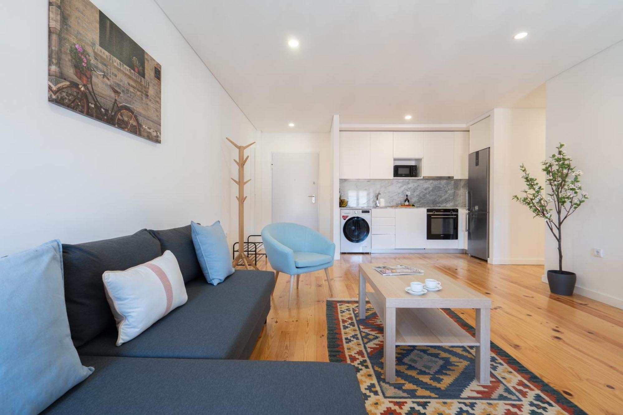 Host Wise - Modern Urban Flat