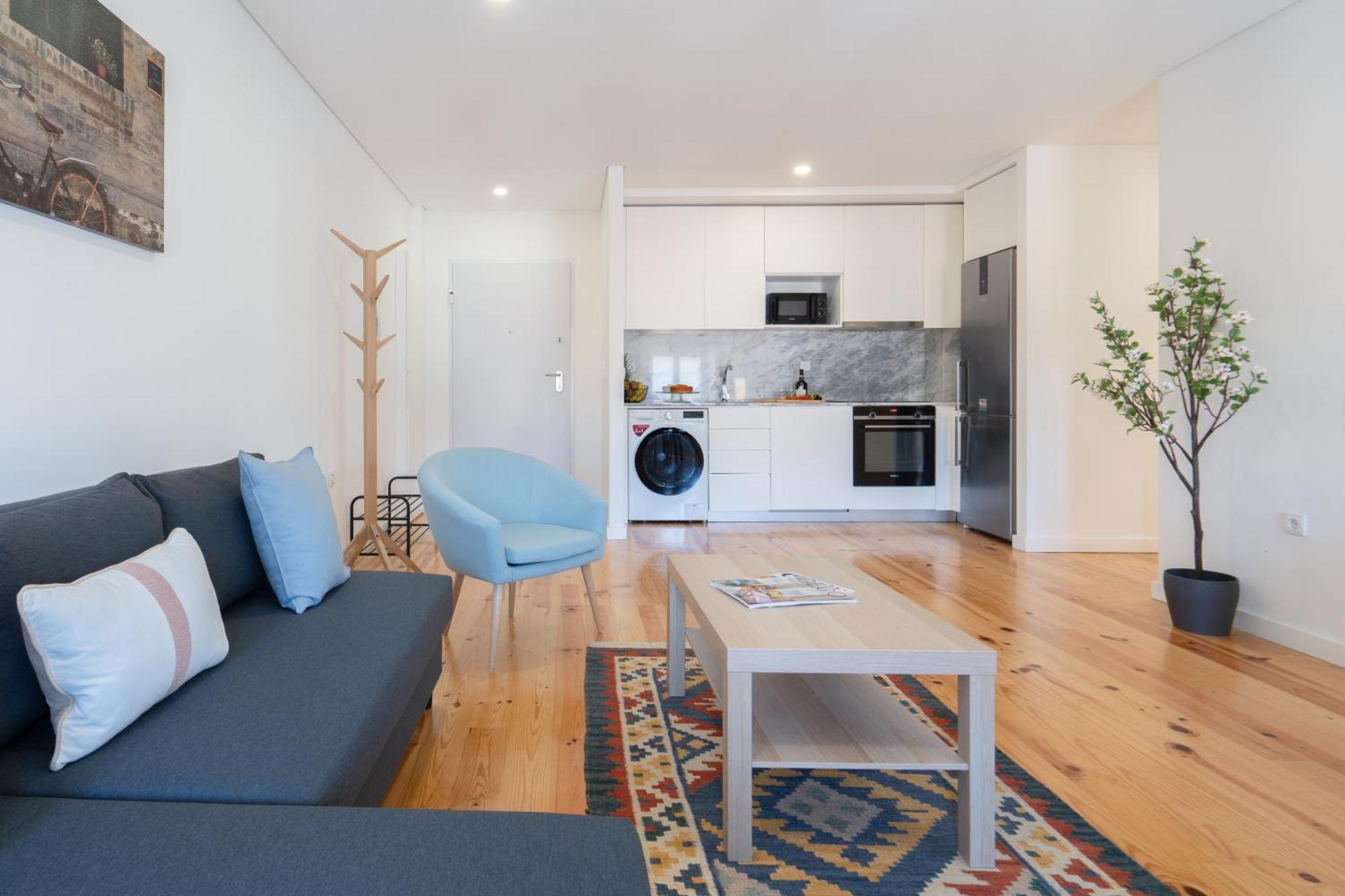 Host Wise - Modern Urban Flat *
