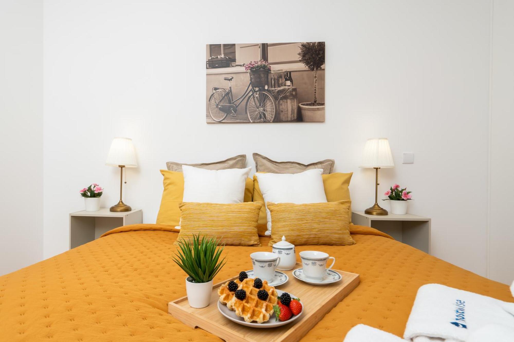 Host Wise - Modern Urban Flat