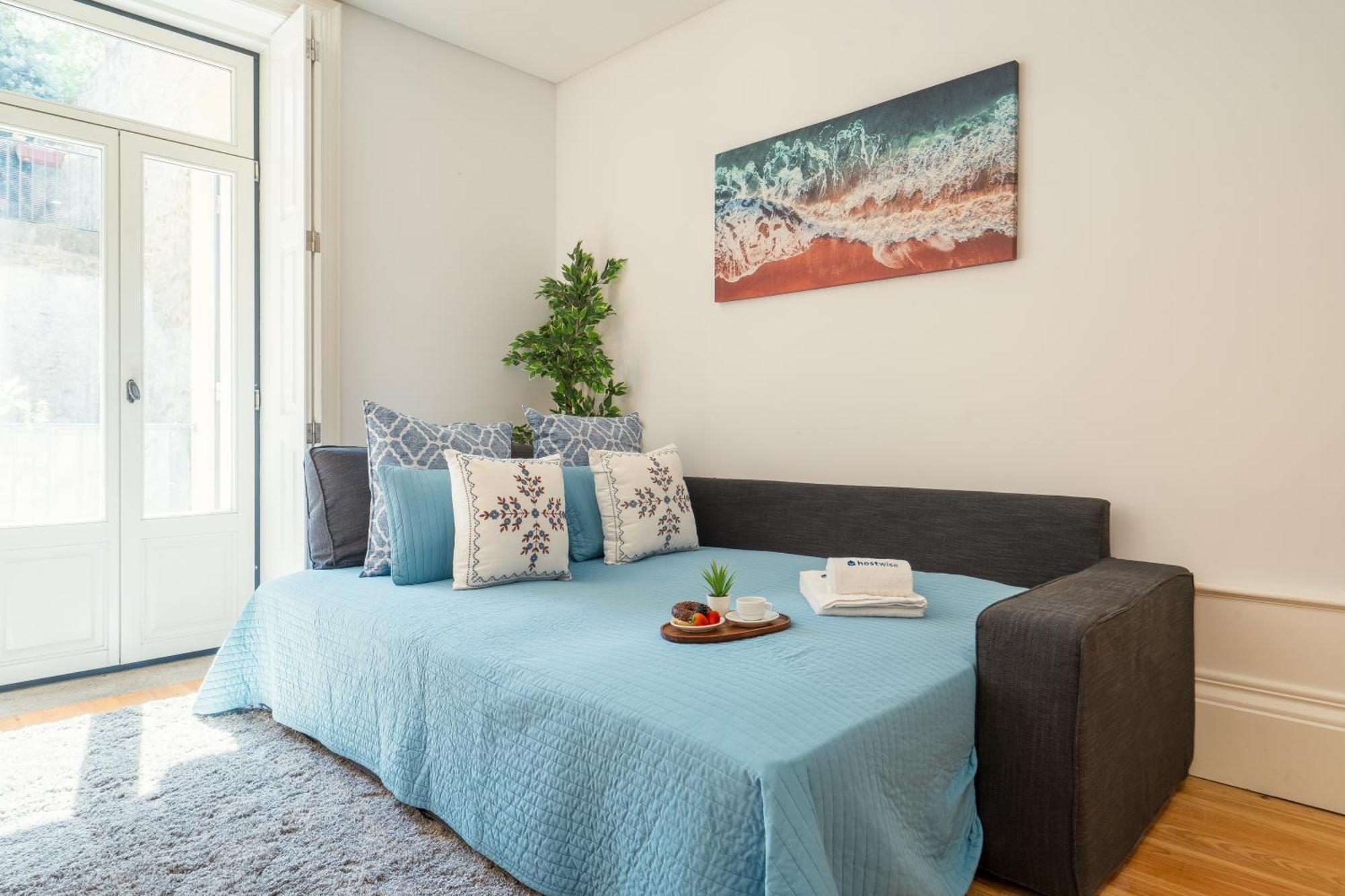 Host Wise - Bright Downtown Flat W Terrace Apartment